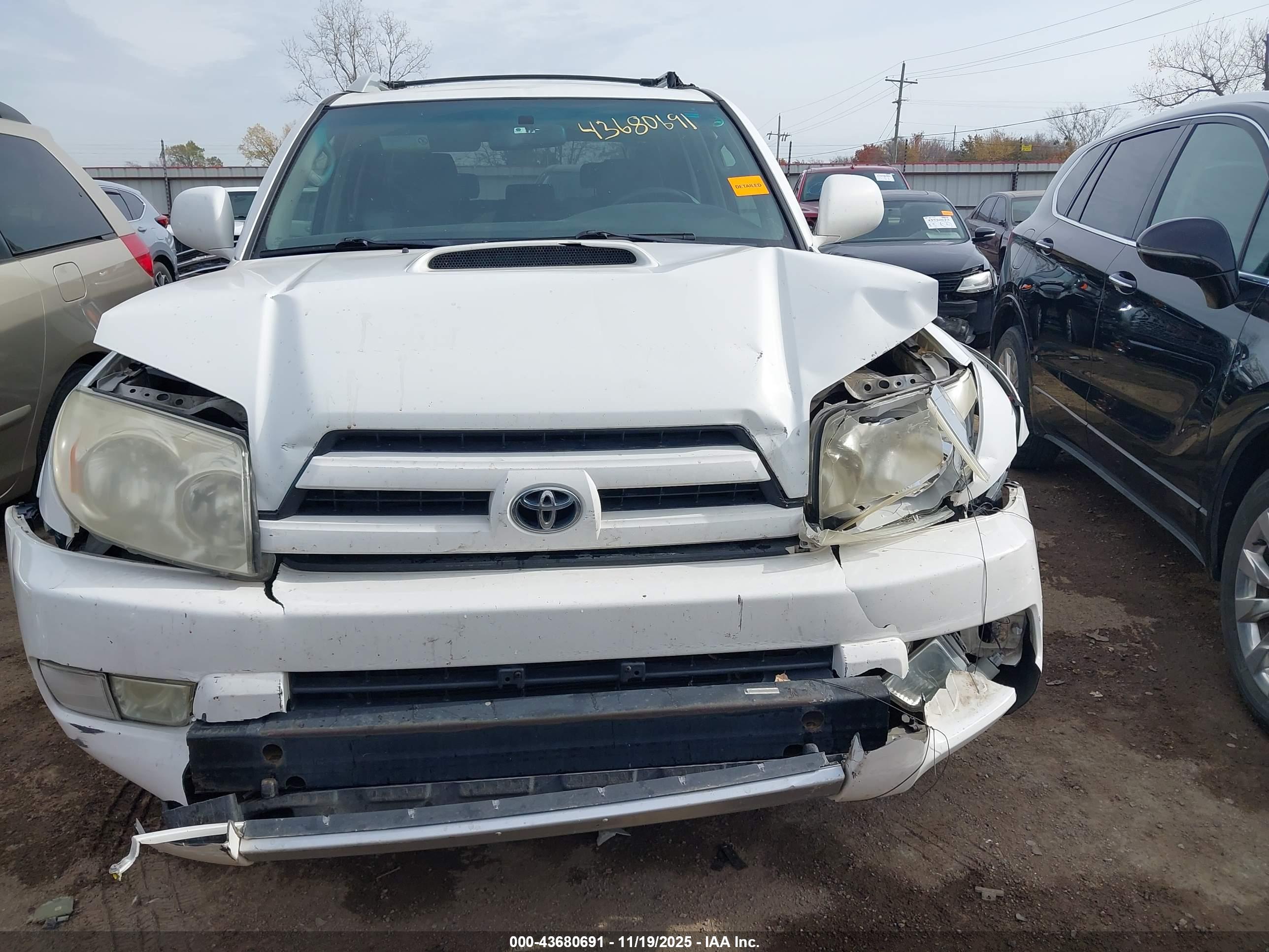 TOYOTA 4RUNNER image 6