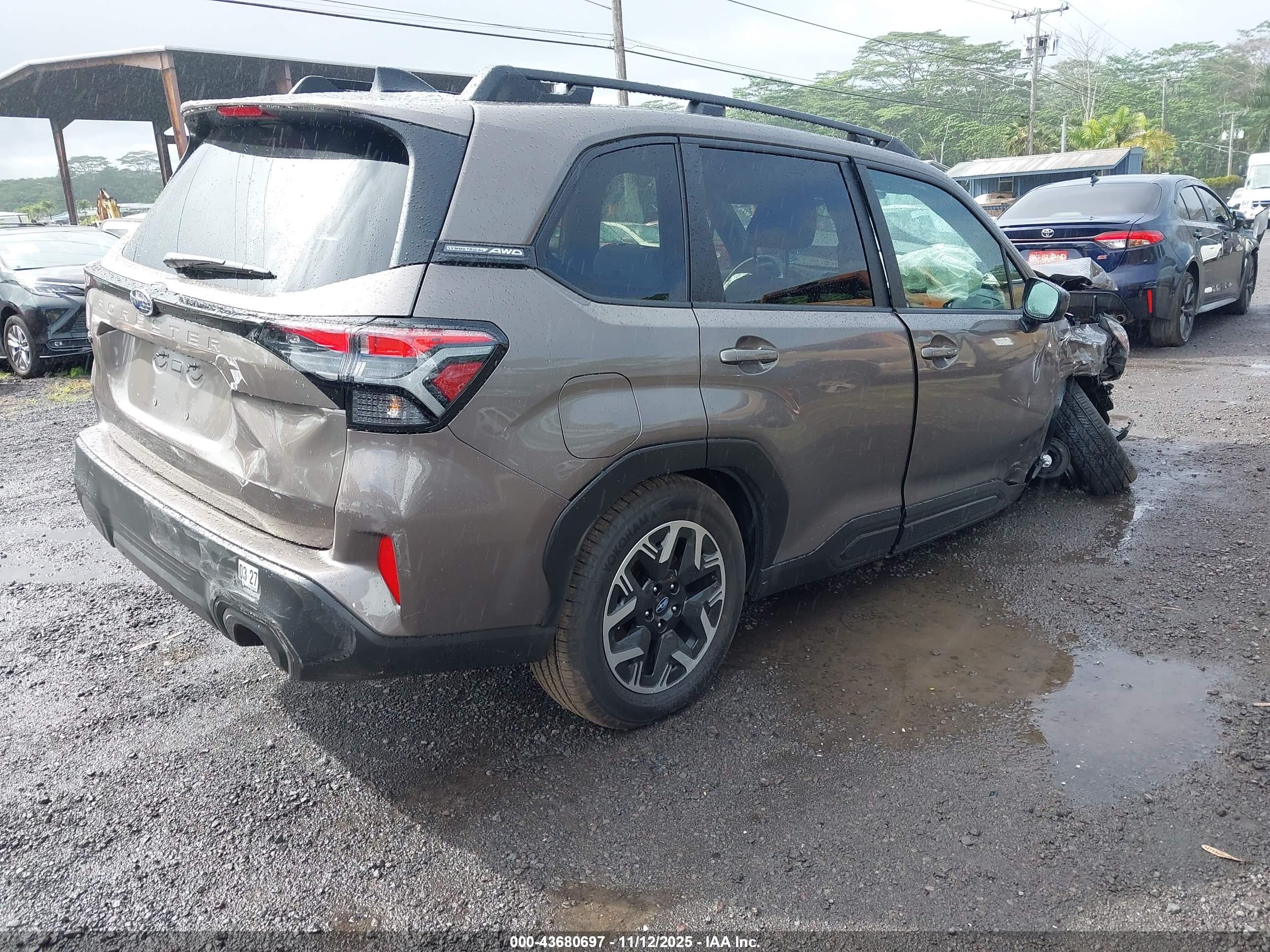 SUBARU FORESTER image 4