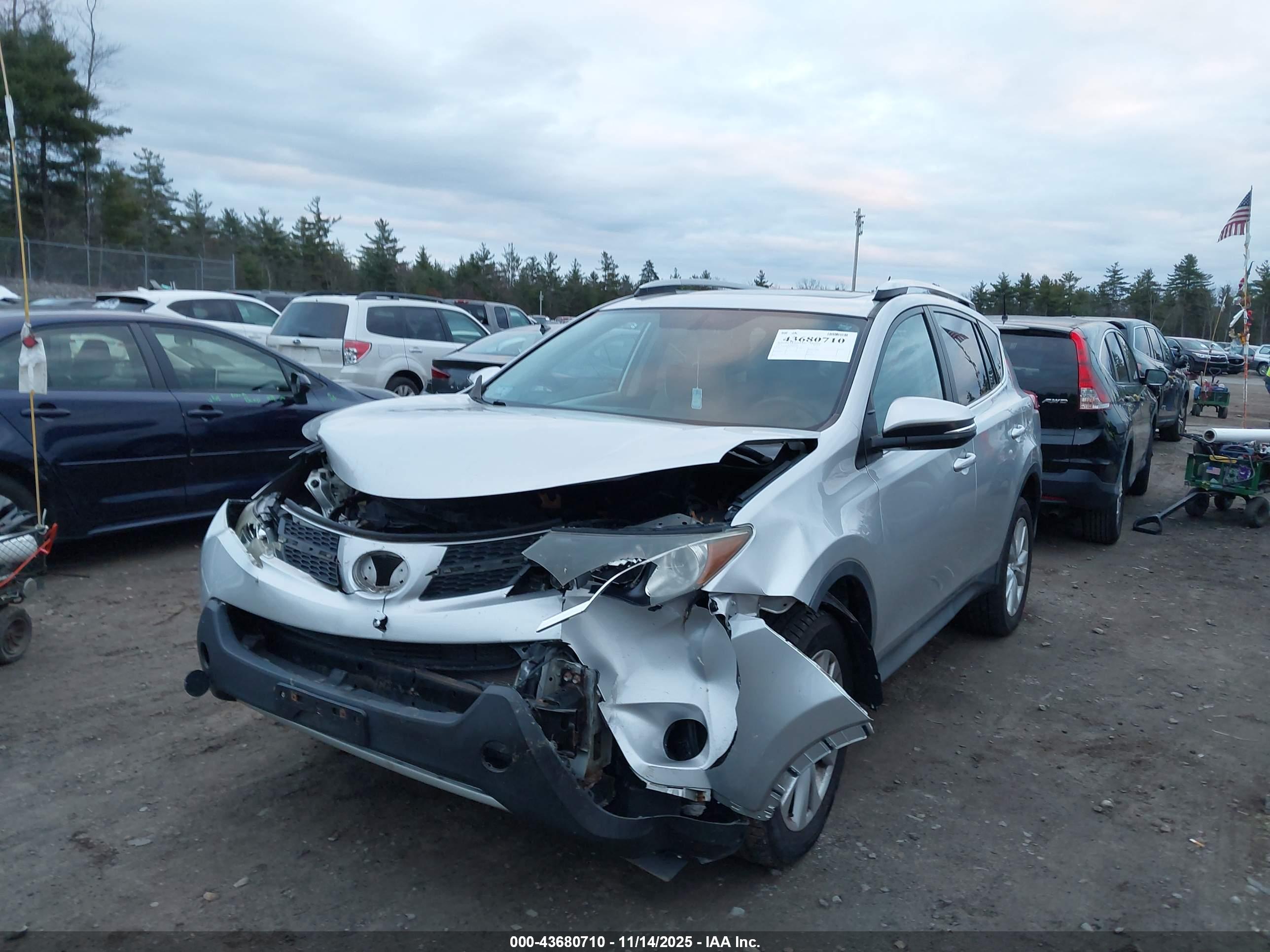 TOYOTA RAV4 image 2