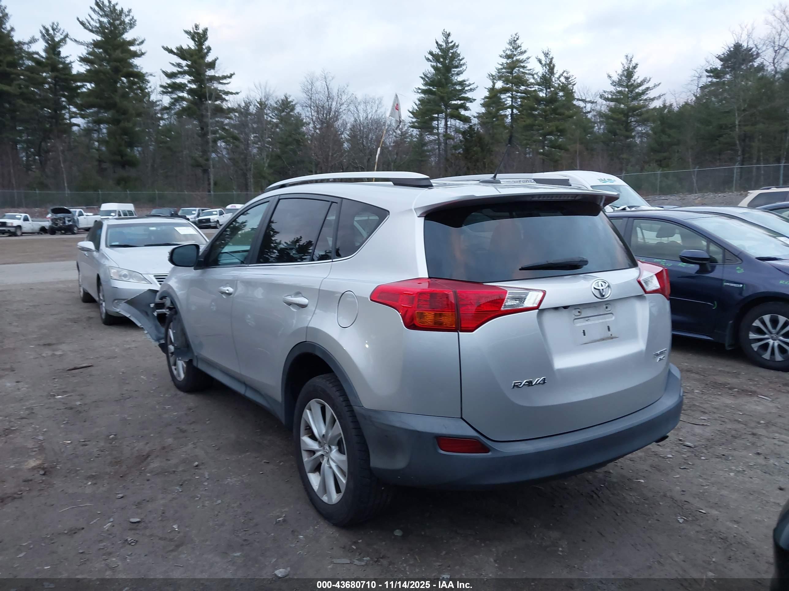 TOYOTA RAV4 image 3