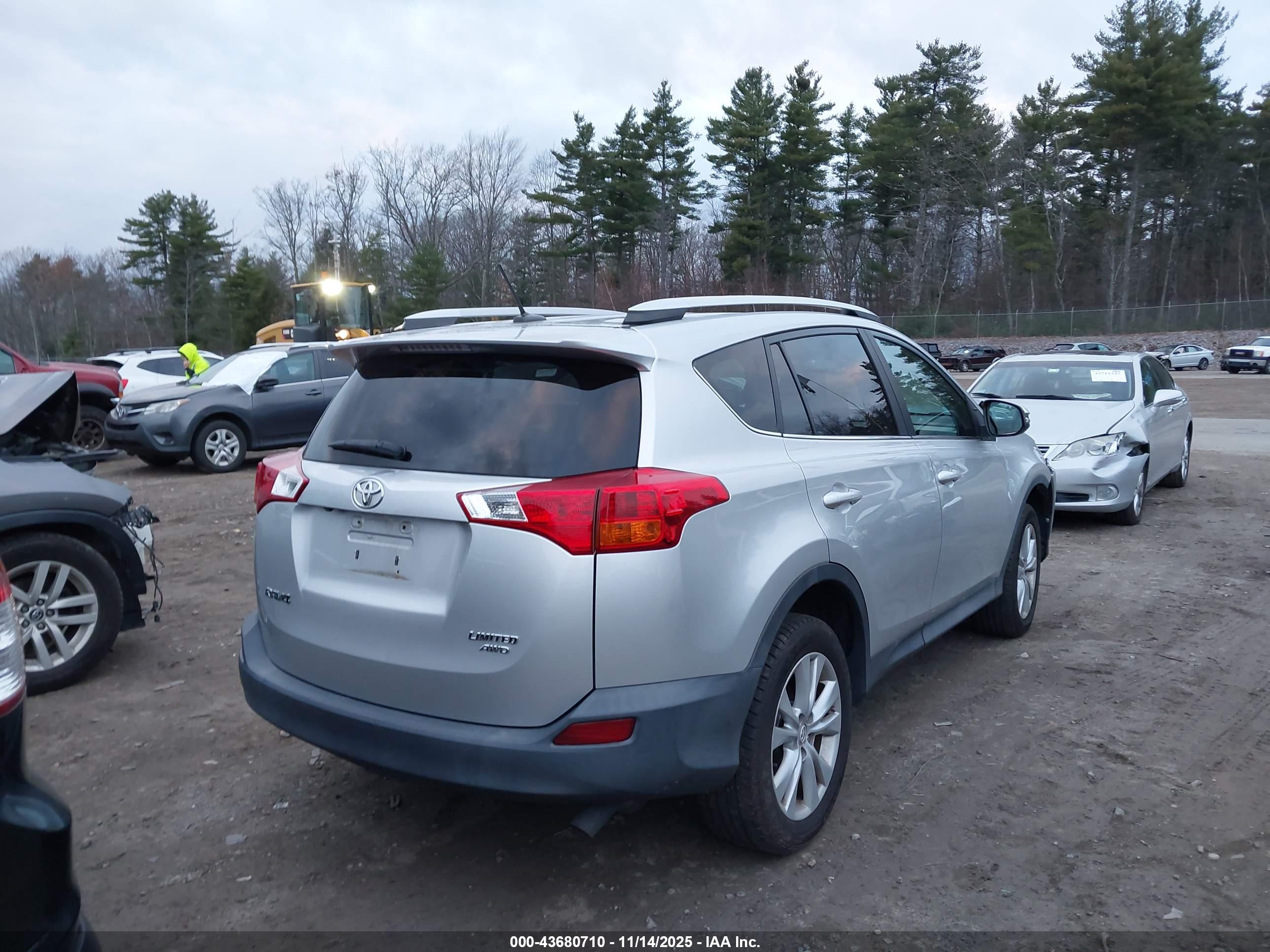 TOYOTA RAV4 image 4