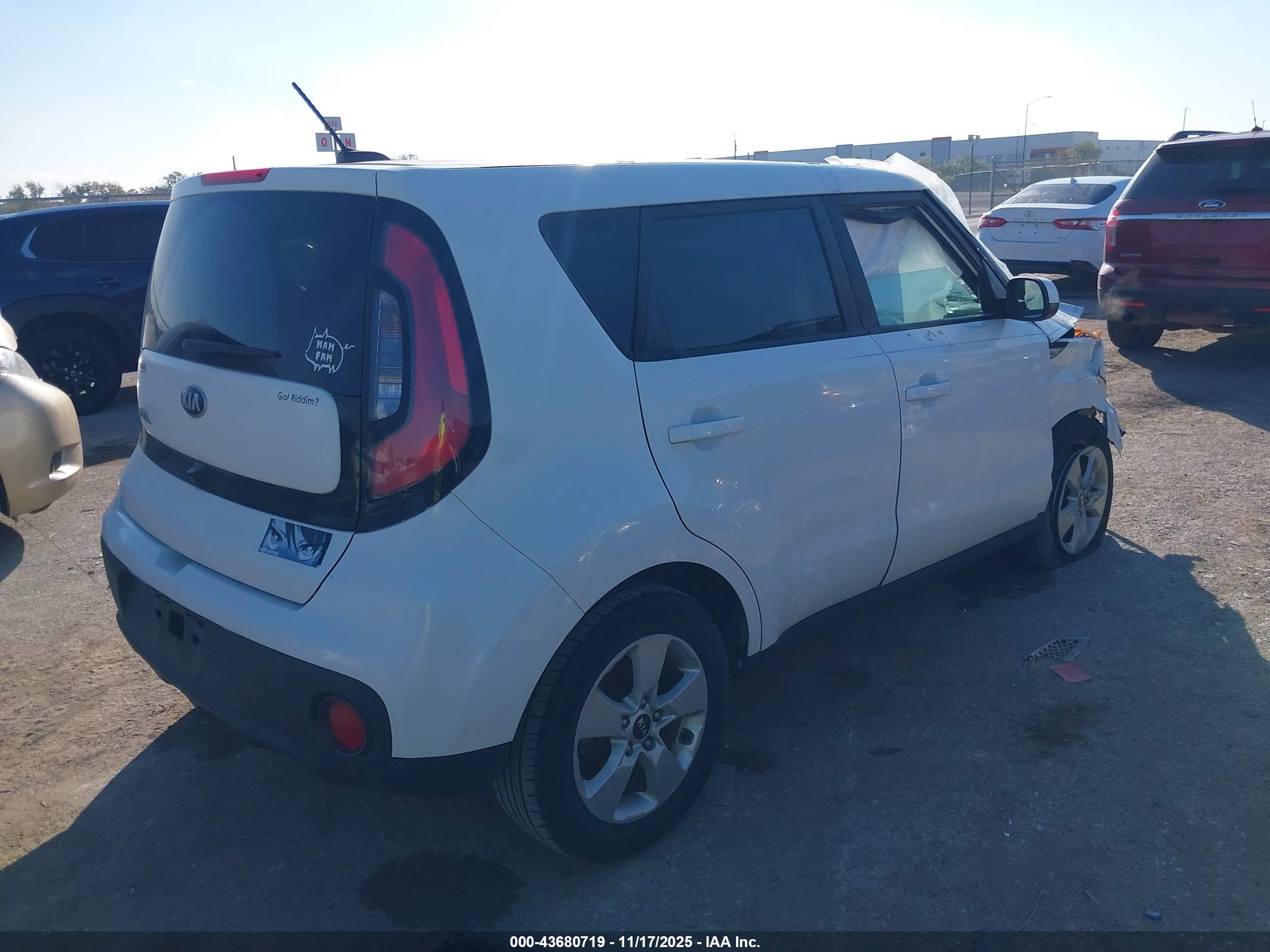 KIA SOUL image 4