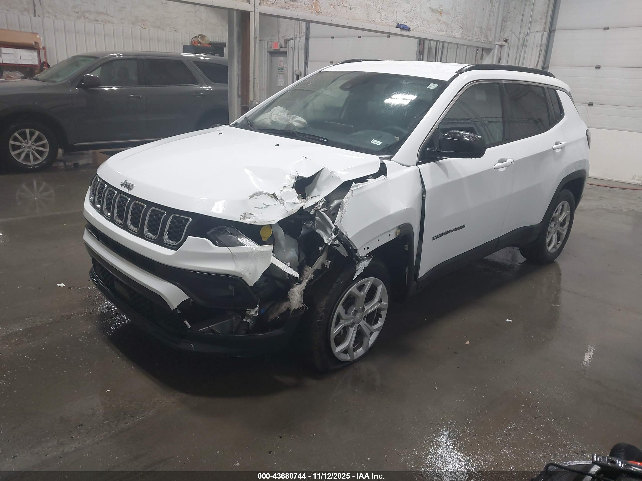JEEP COMPASS image 2