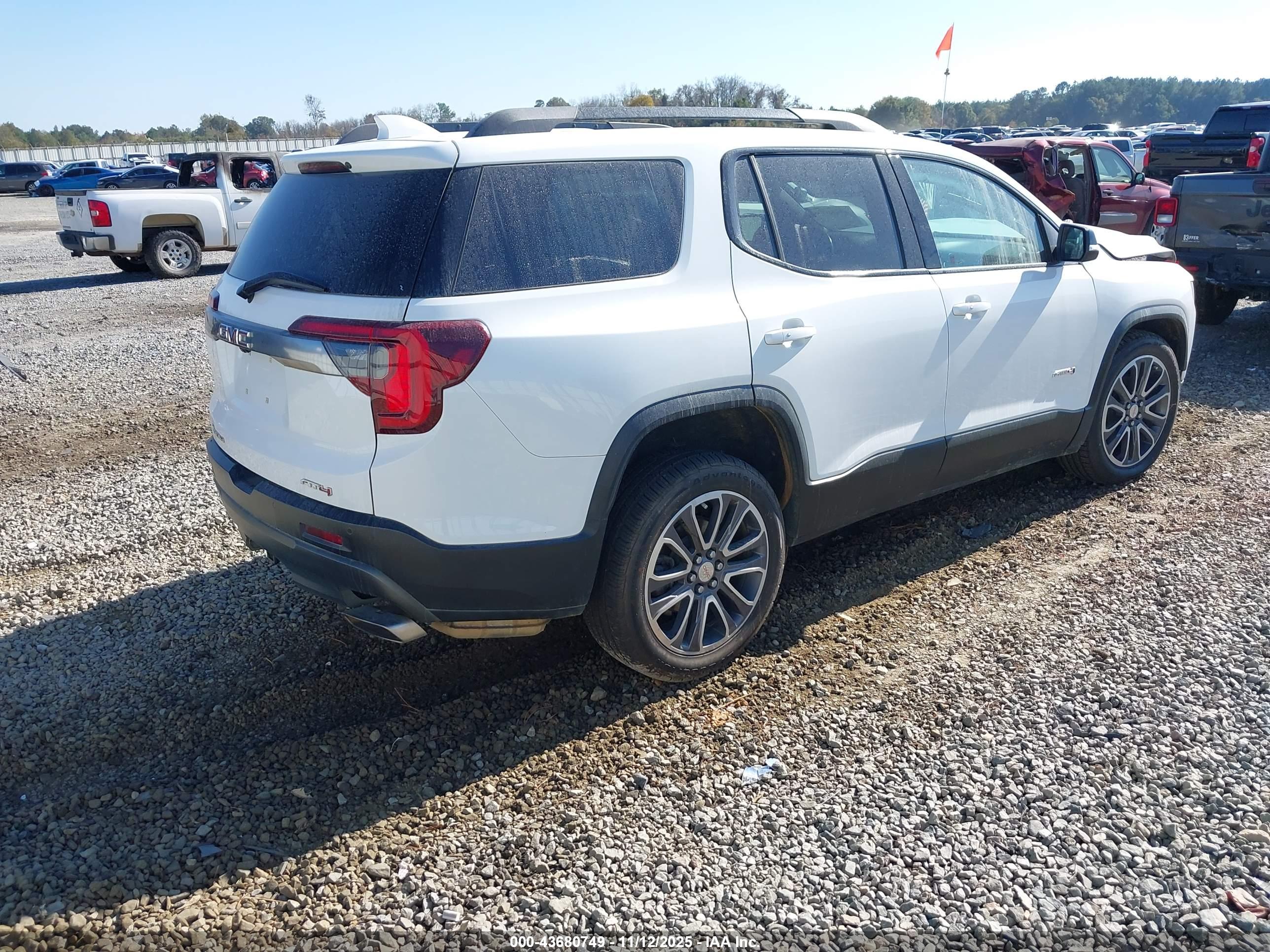 GMC ACADIA image 4