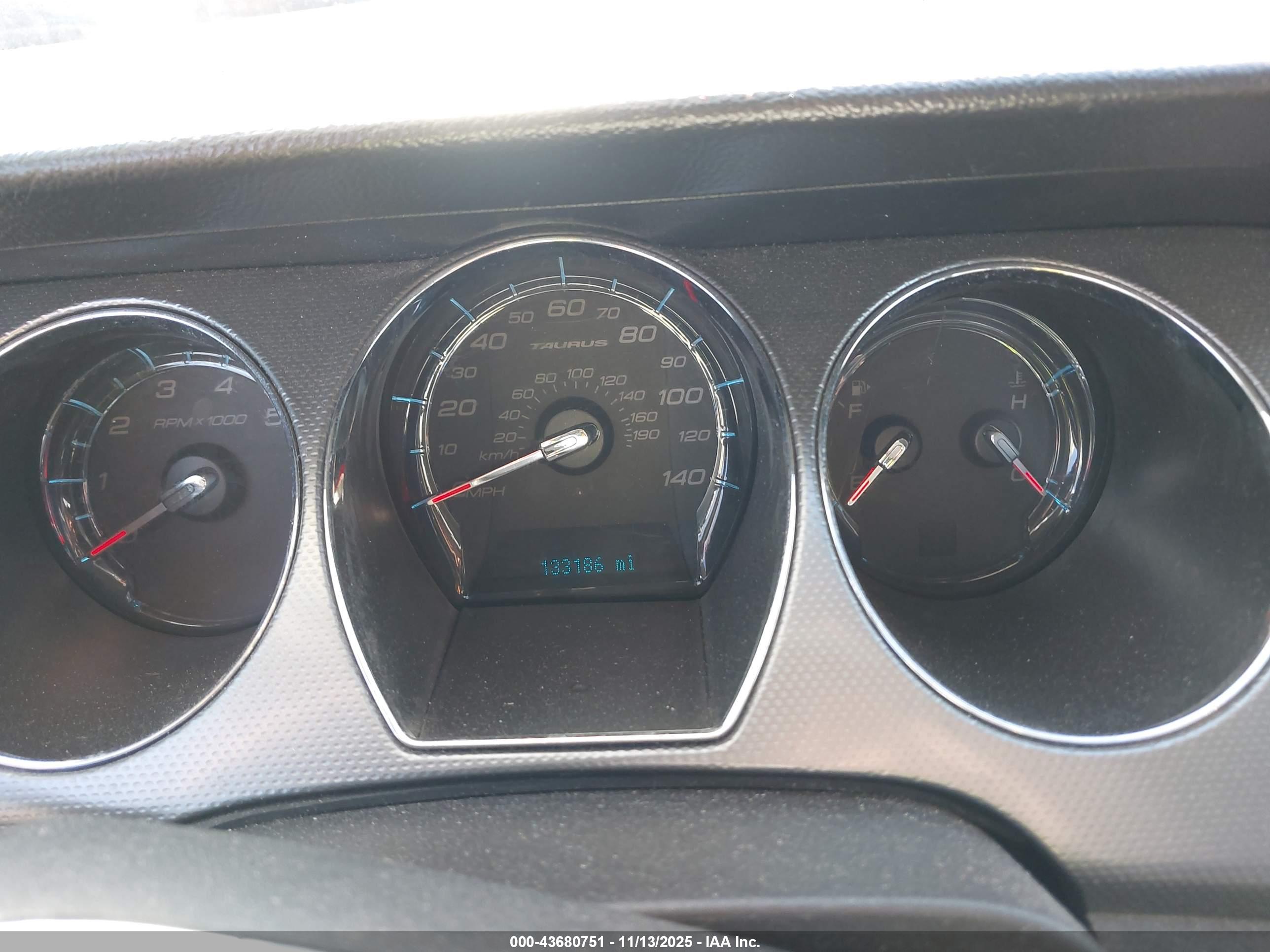 FORD TAURUS image 7