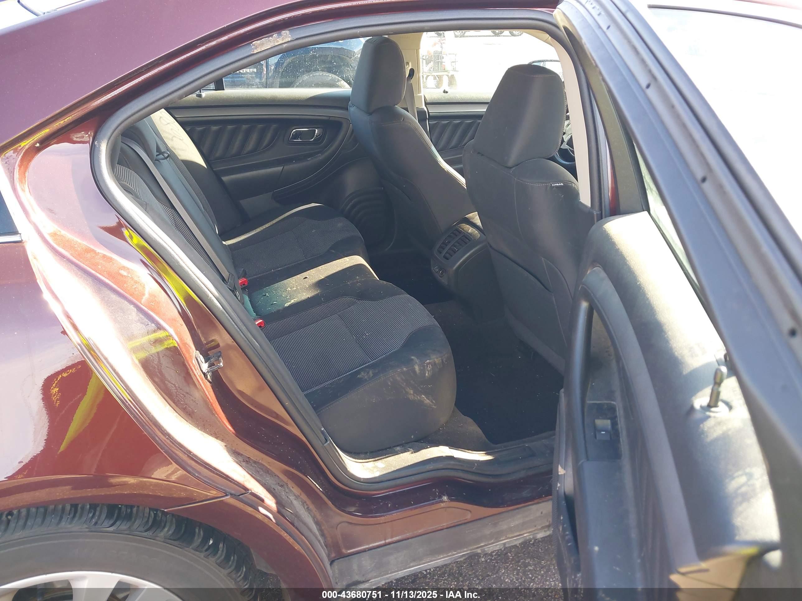 FORD TAURUS image 8