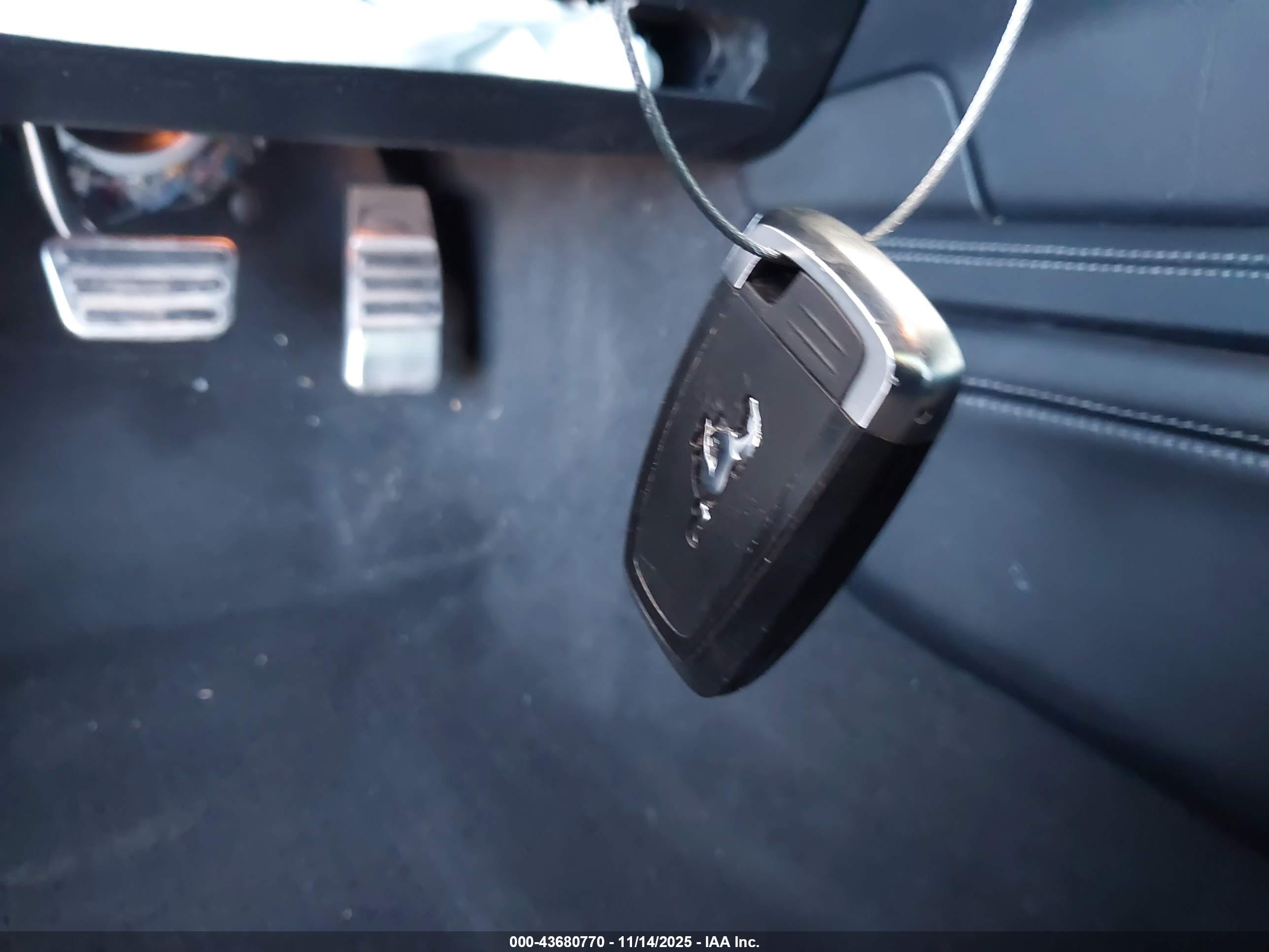 FORD MUSTANG image 11