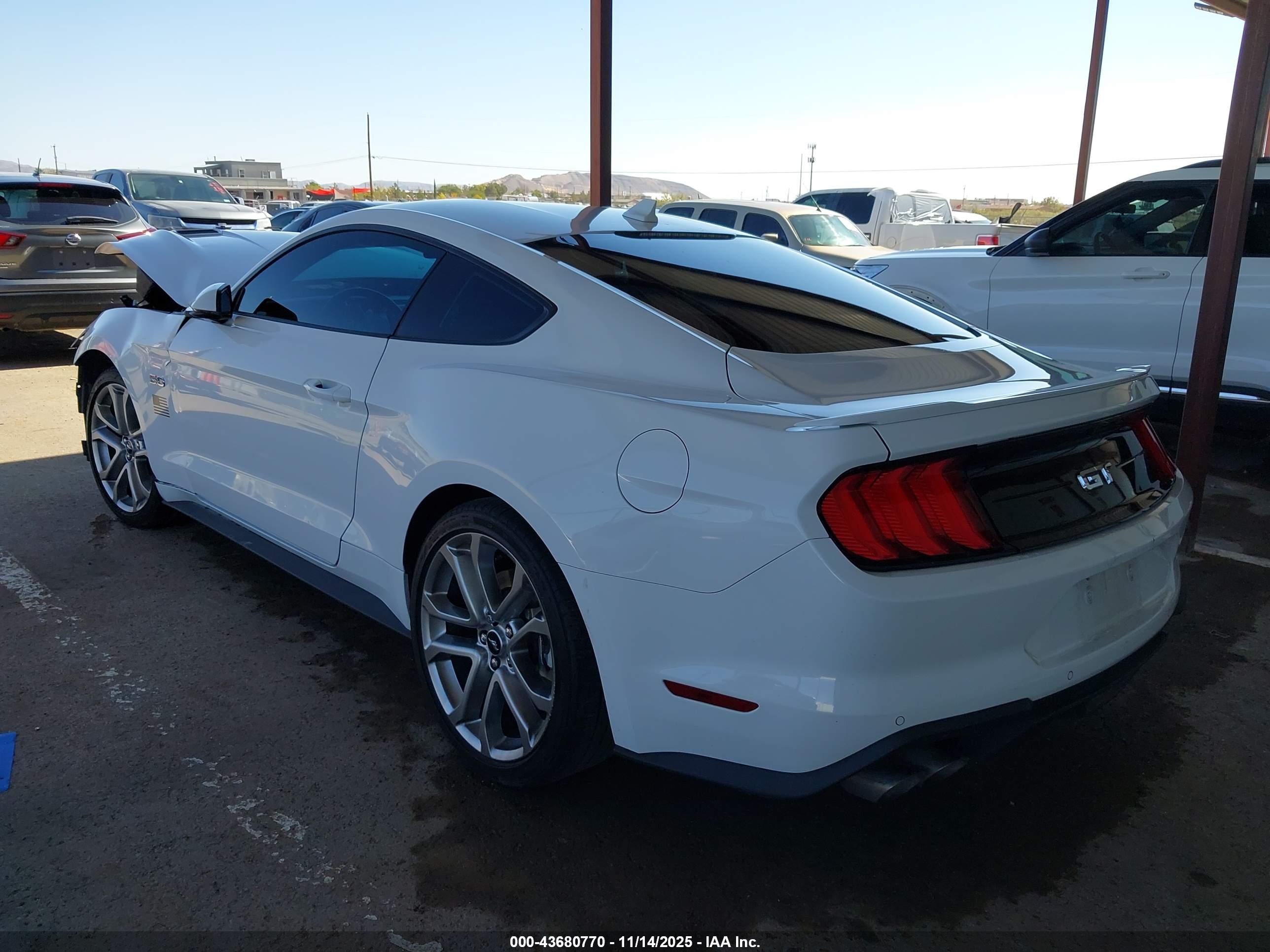 FORD MUSTANG image 3