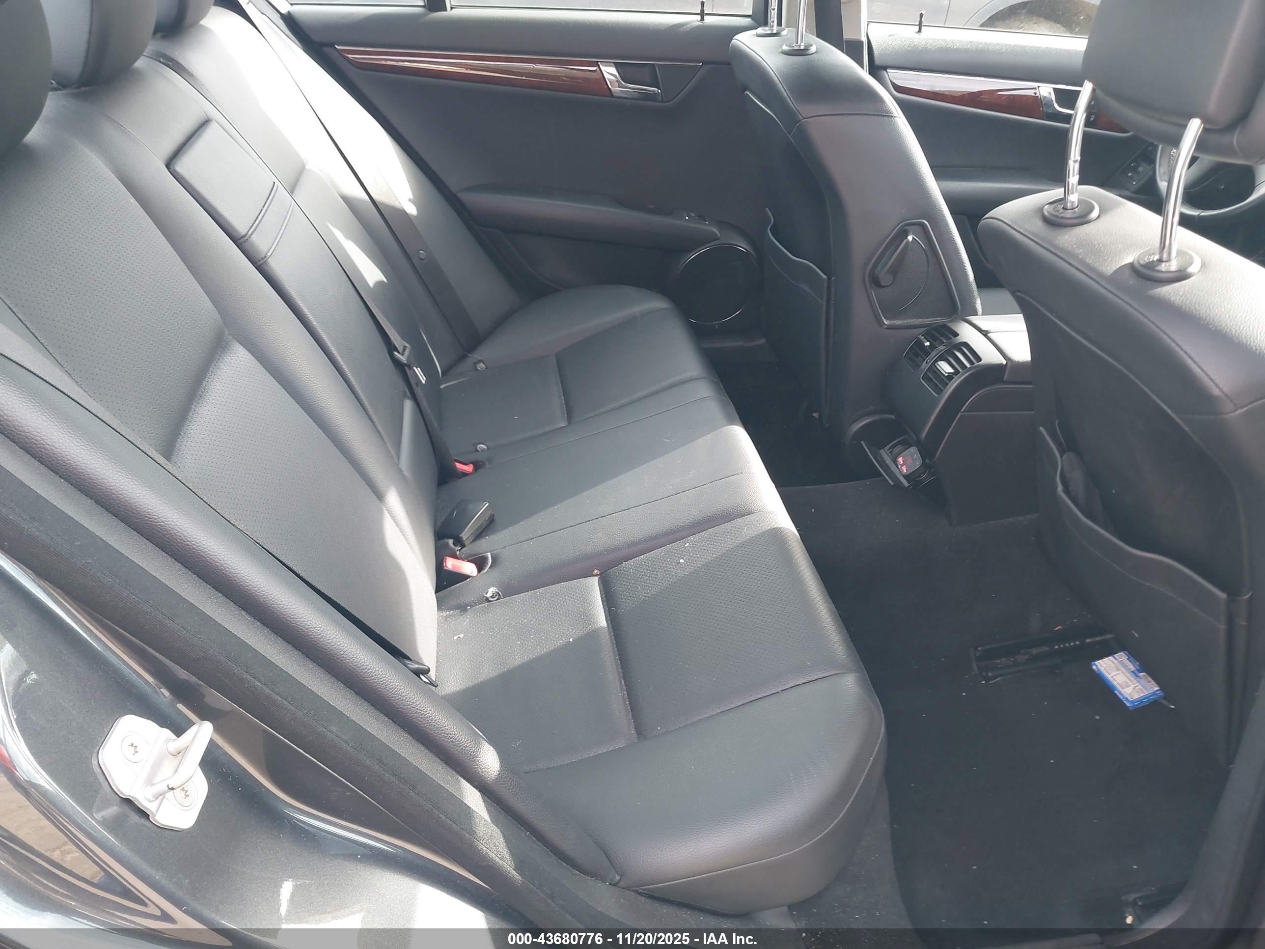 MERCEDES-BENZ C image 8