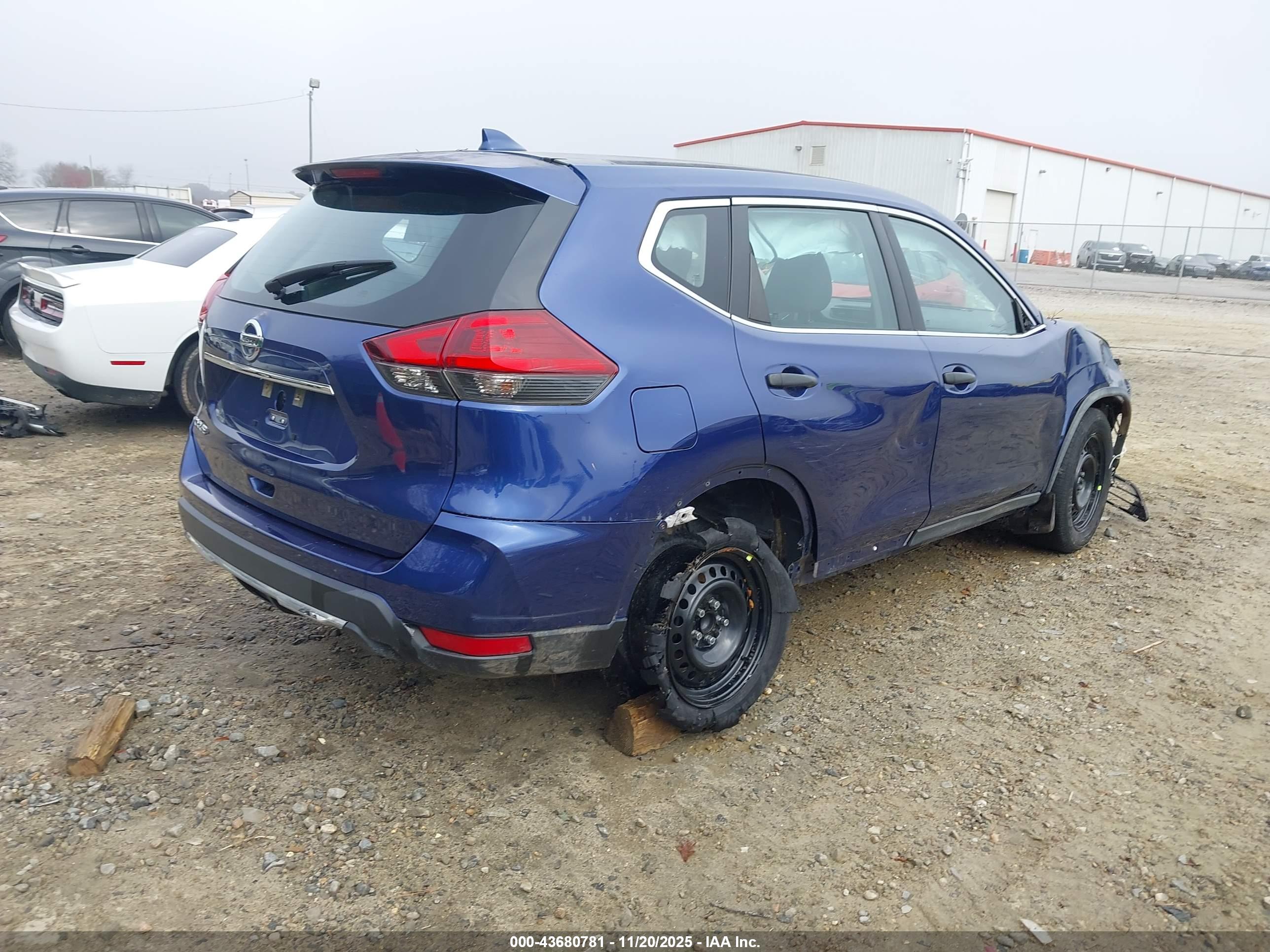 NISSAN ROGUE image 4