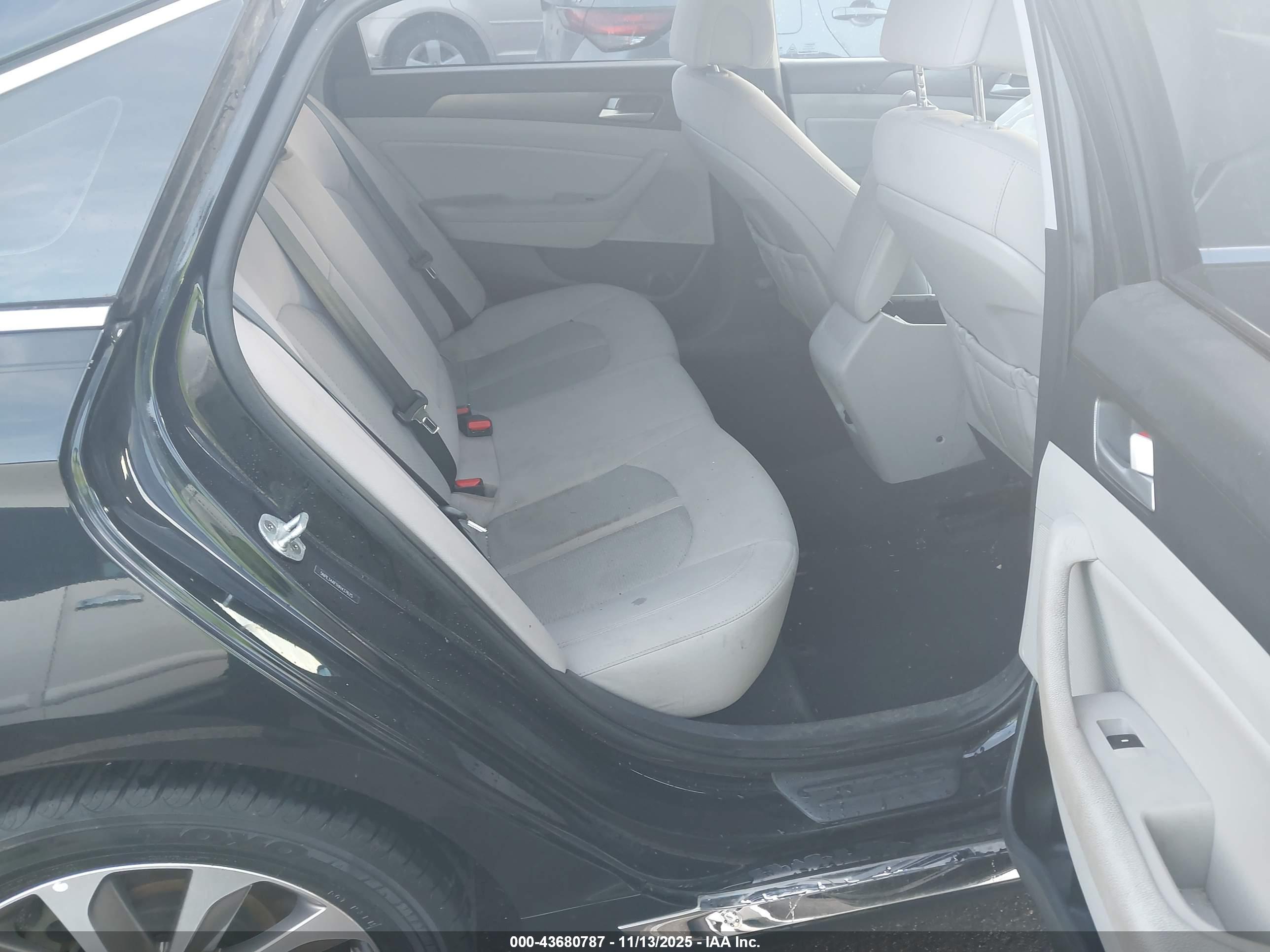 HYUNDAI SONATA image 8
