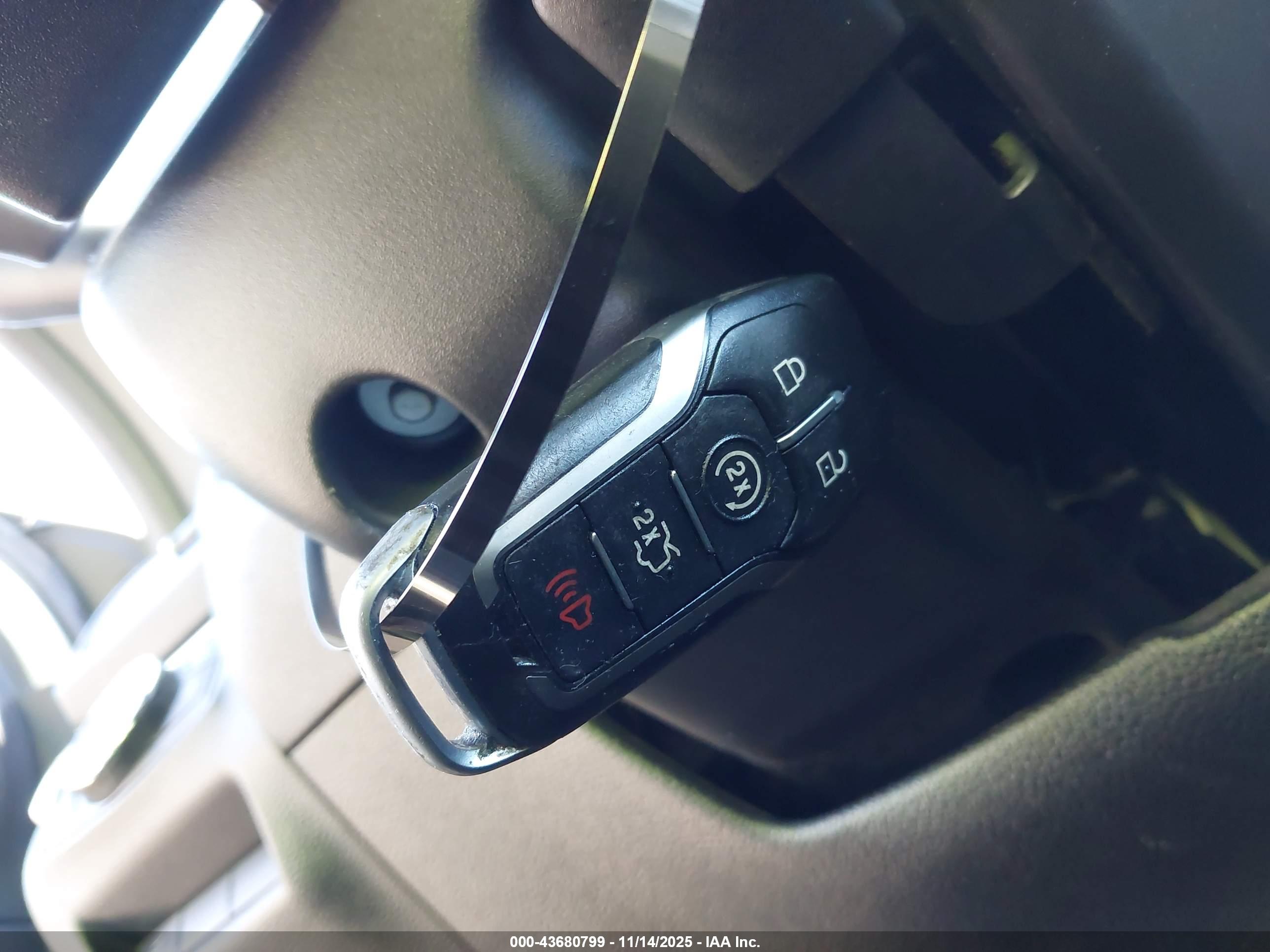 FORD EXPLORER image 11