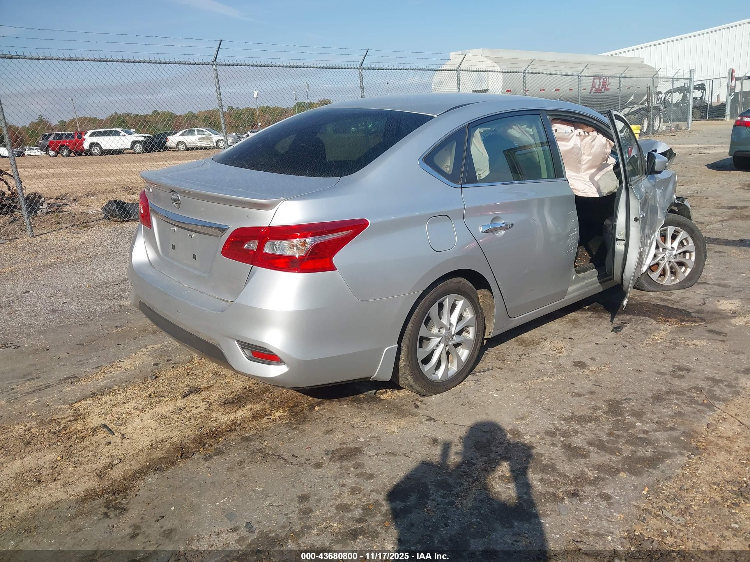 NISSAN SENTRA image 4