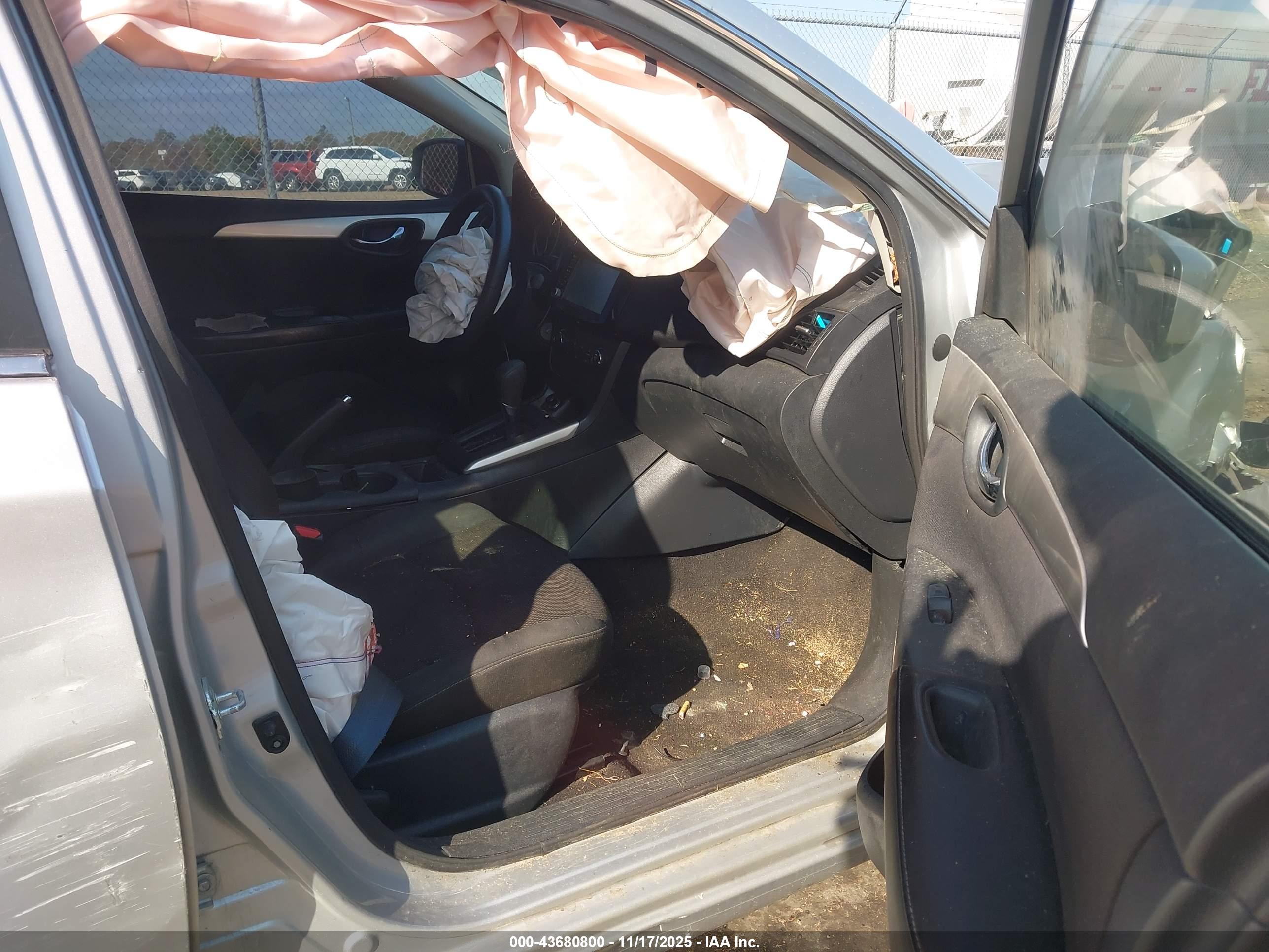NISSAN SENTRA image 5