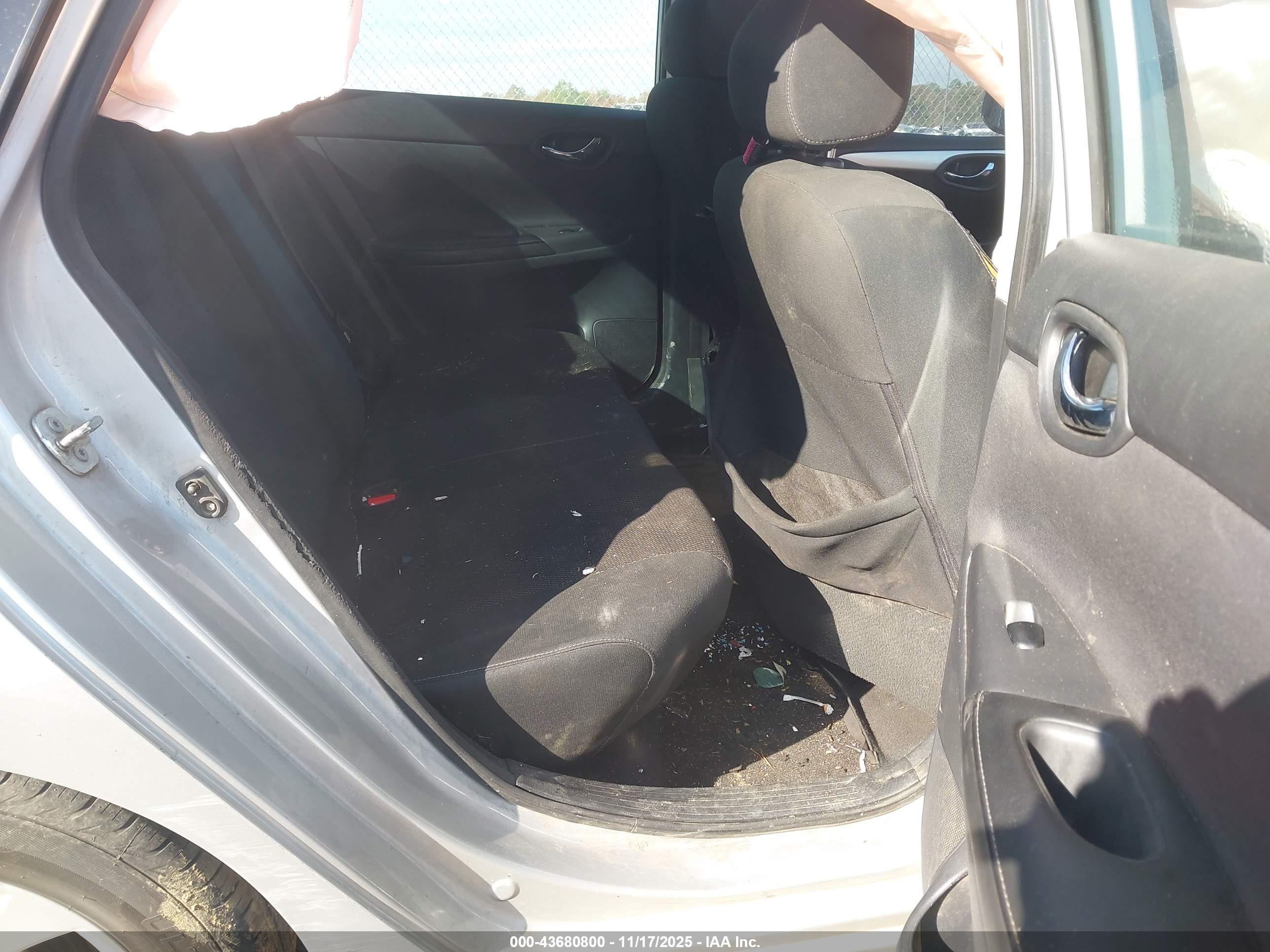 NISSAN SENTRA image 8