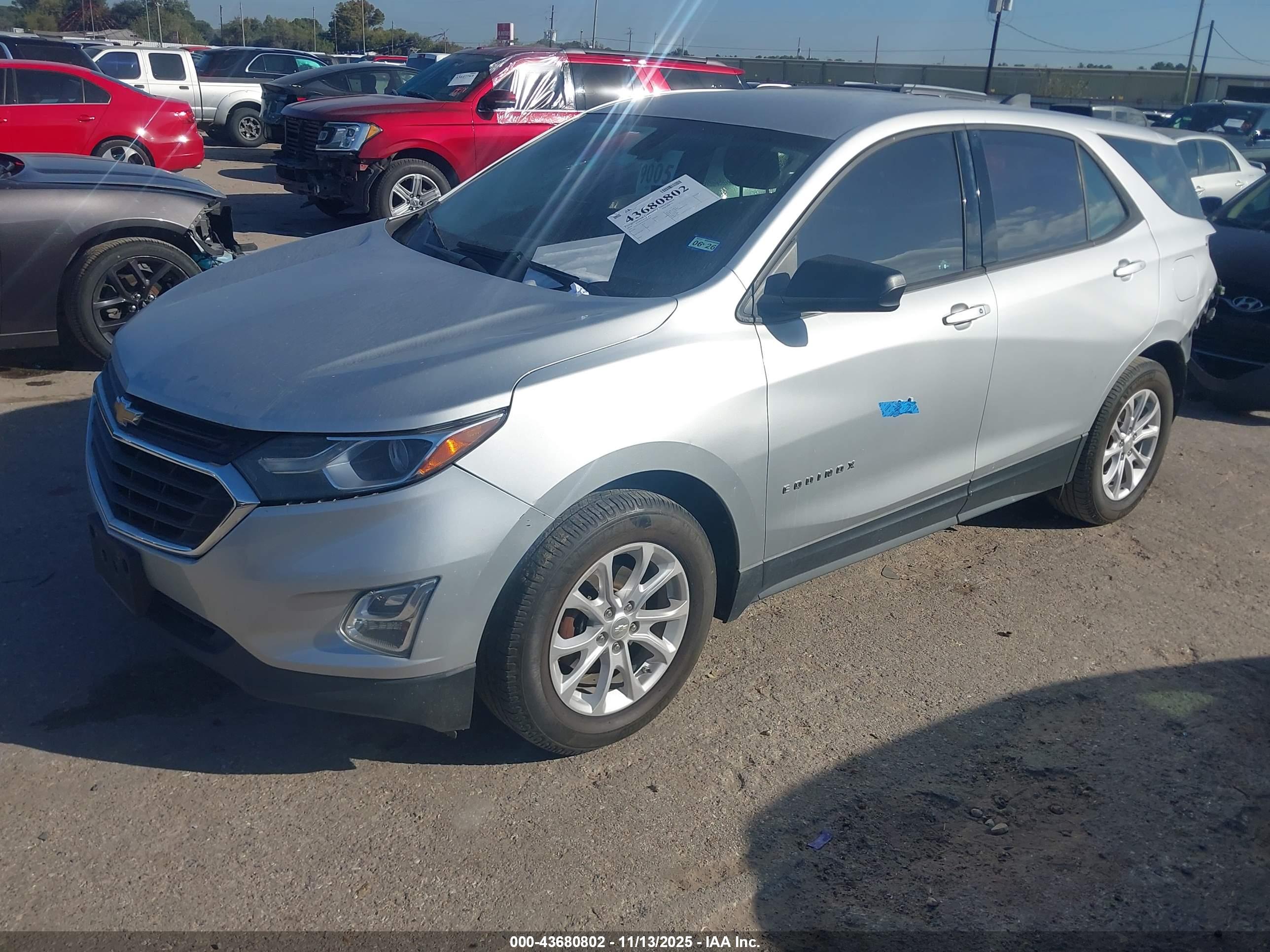 CHEVROLET EQUINOX image 2