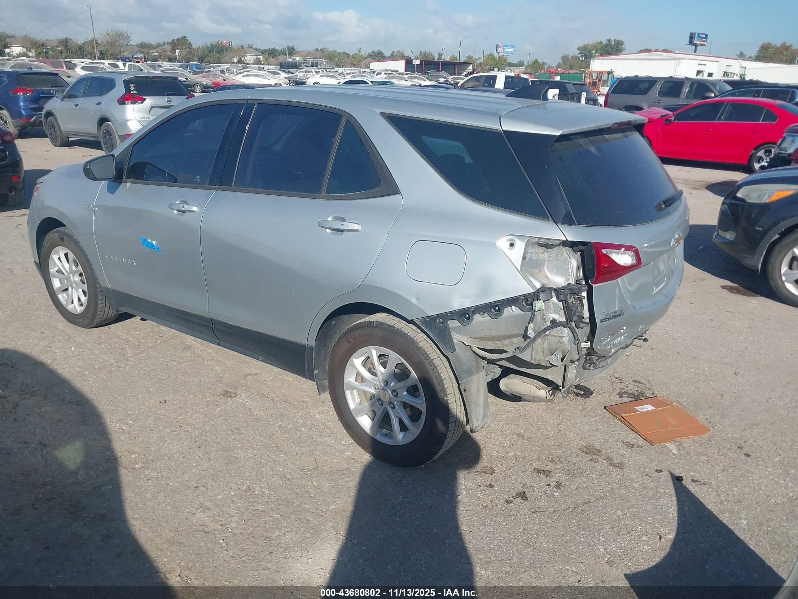 CHEVROLET EQUINOX image 3