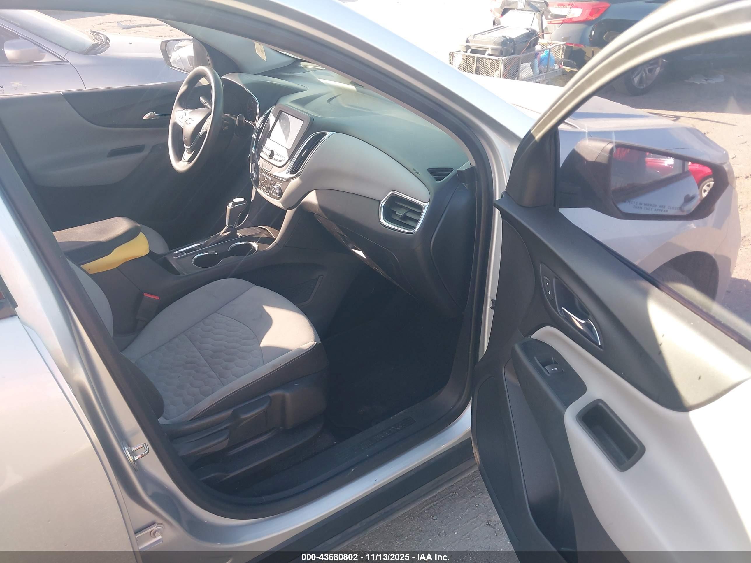 CHEVROLET EQUINOX image 5