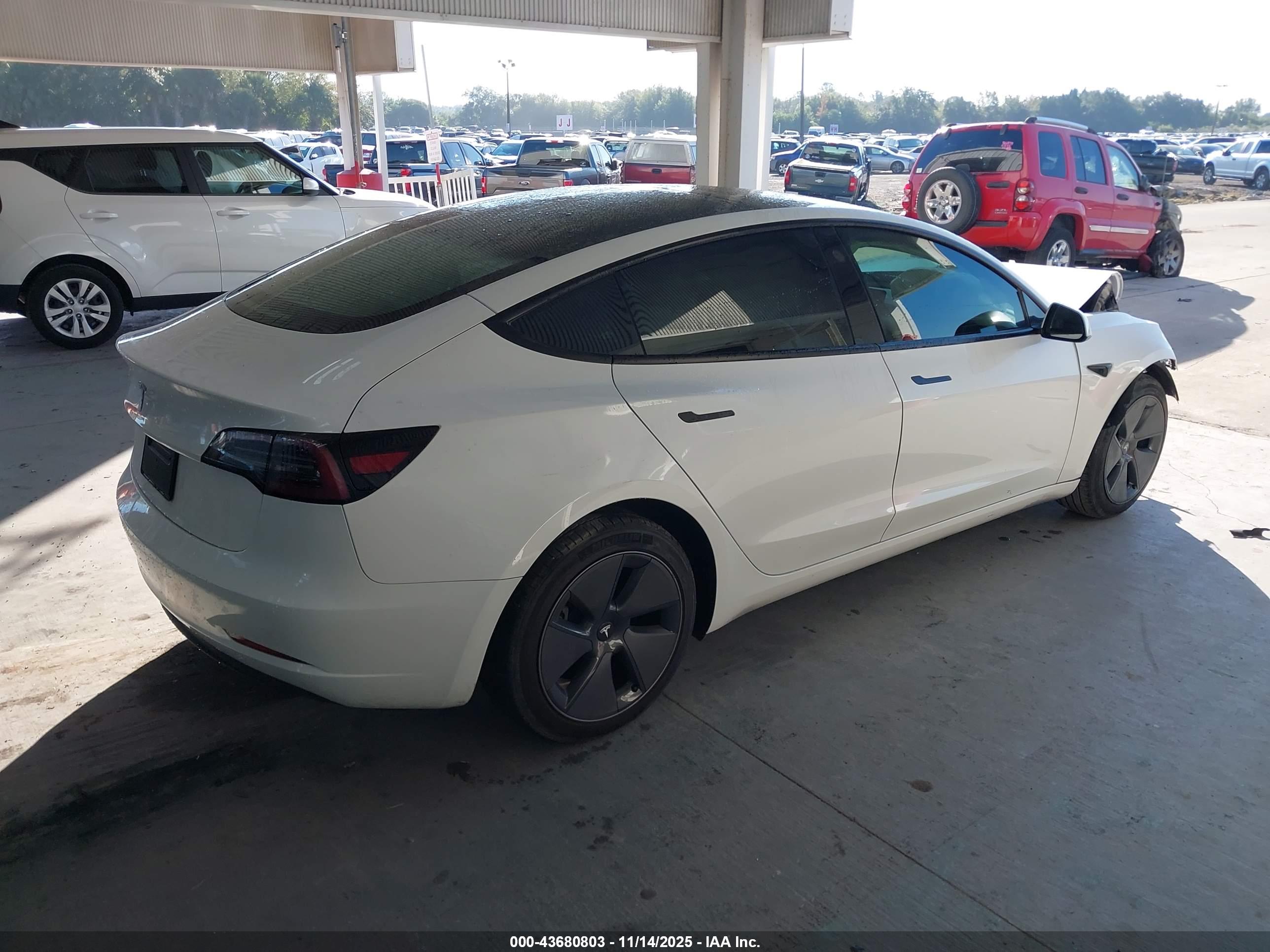 TESLA MODEL image 4