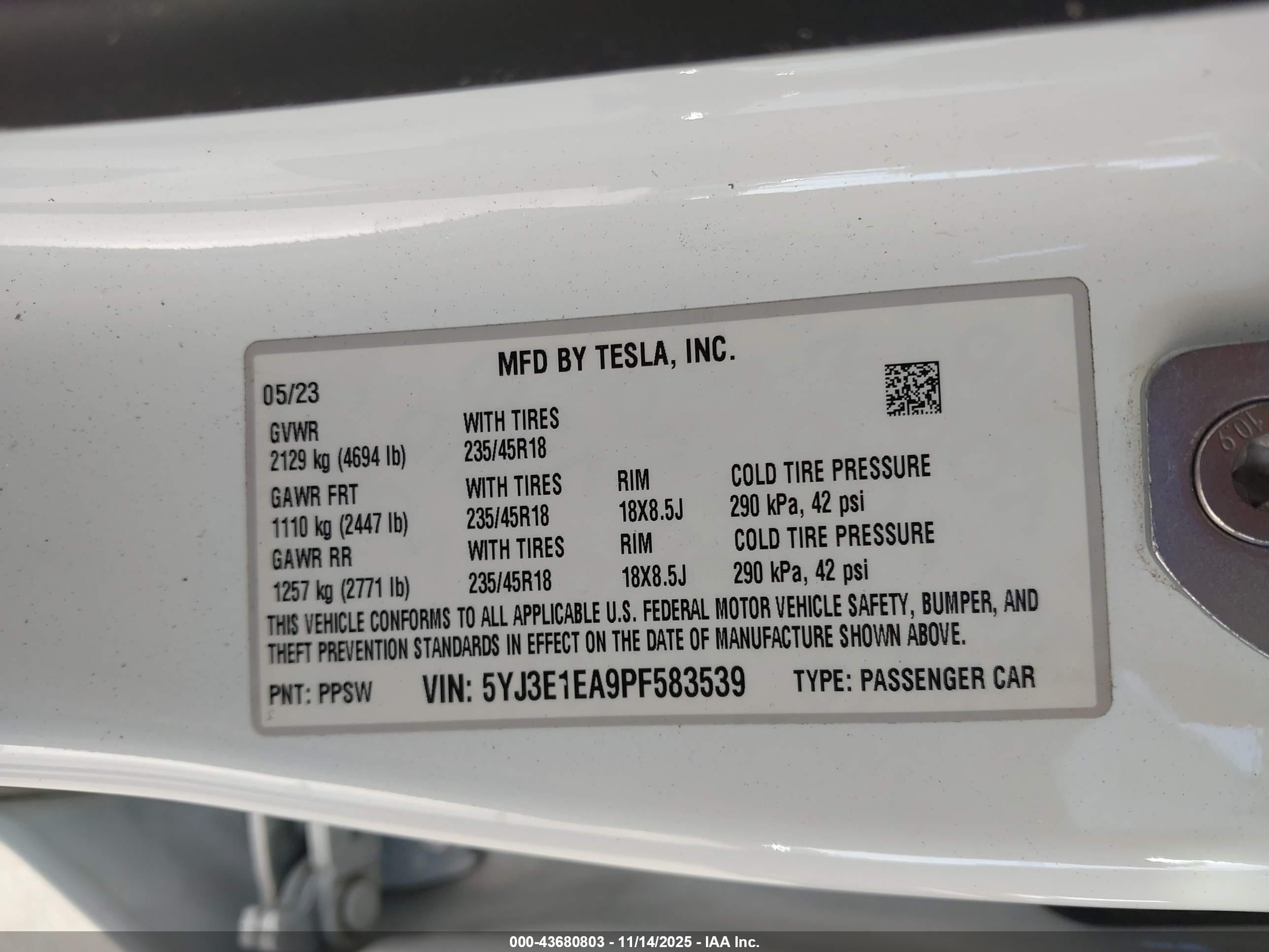 TESLA MODEL image 9