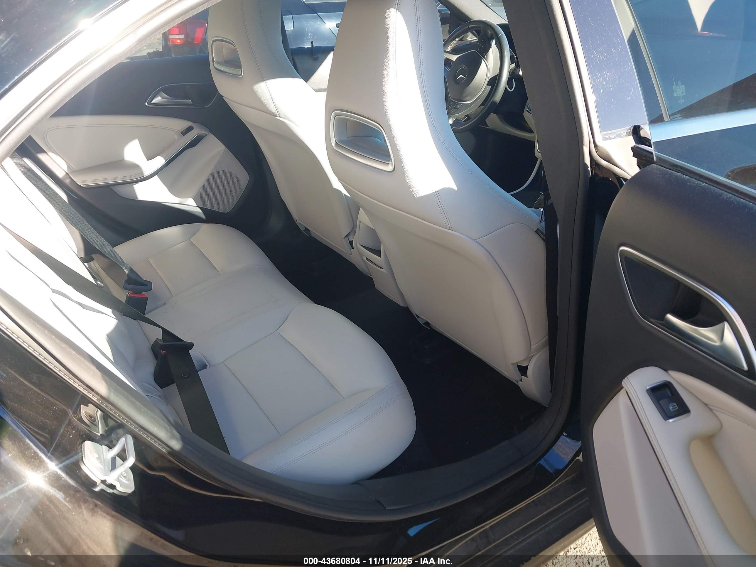 MERCEDES-BENZ CLA image 8