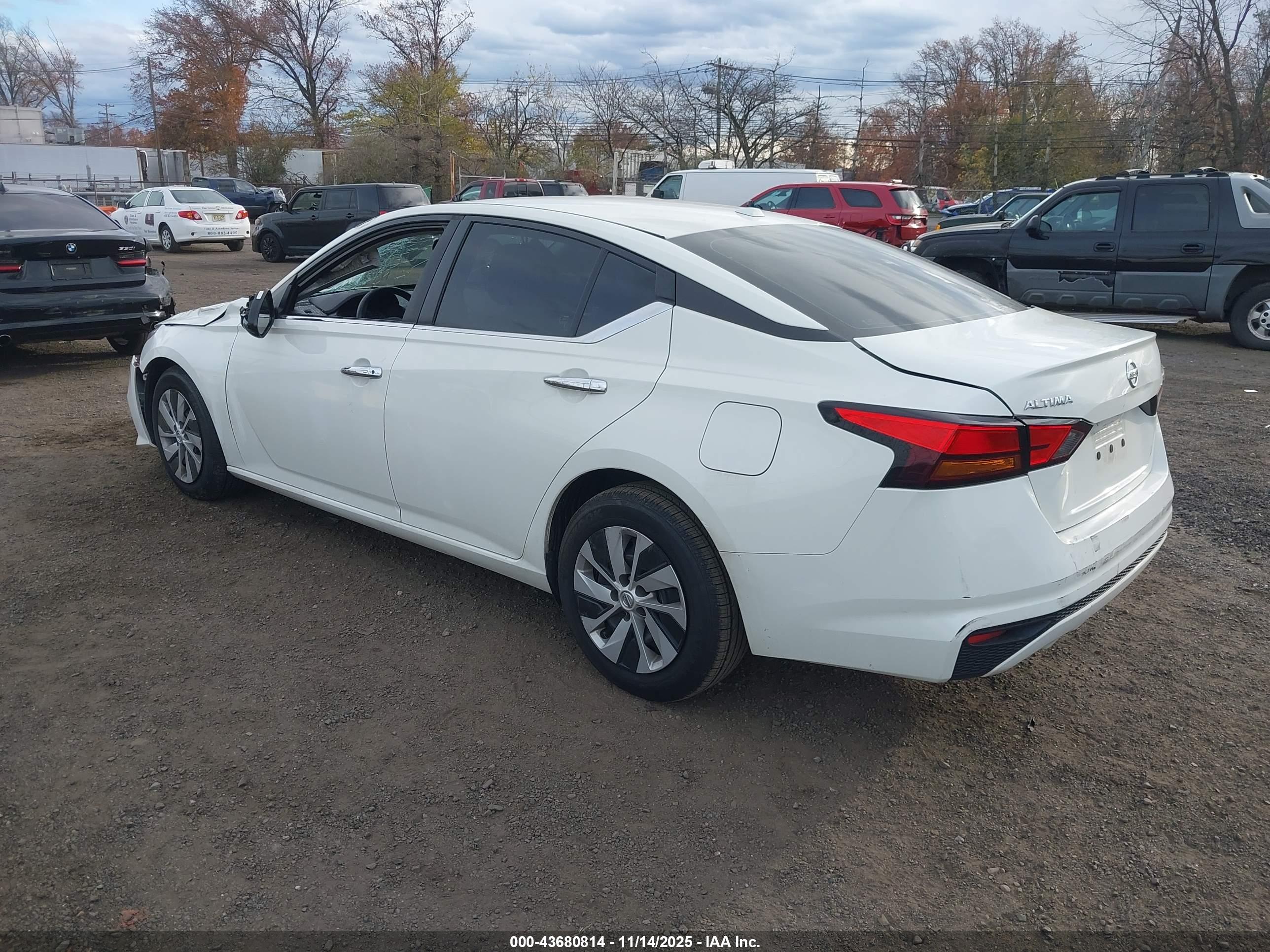 NISSAN ALTIMA image 3