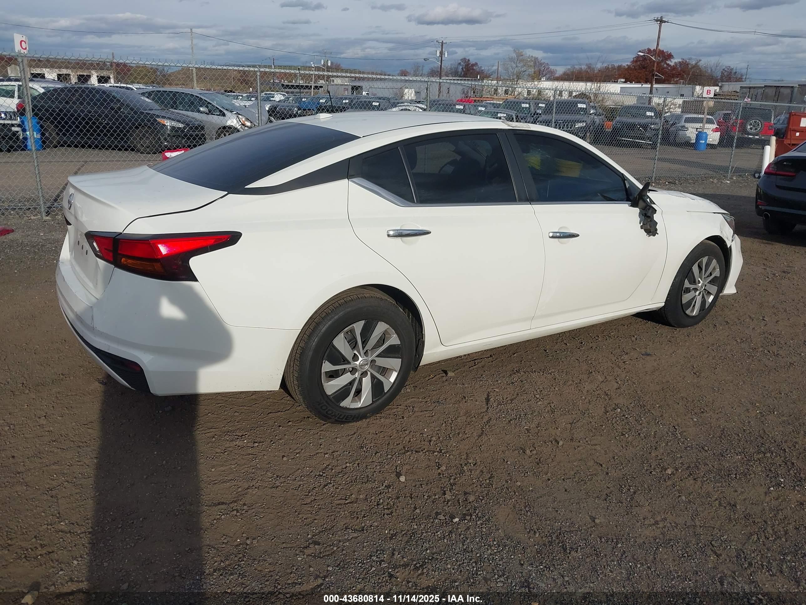 NISSAN ALTIMA image 4