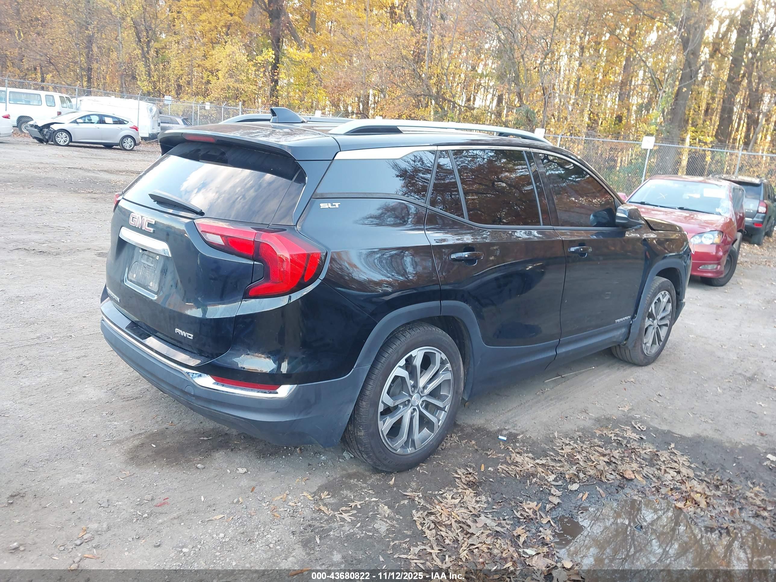 GMC TERRAIN image 4