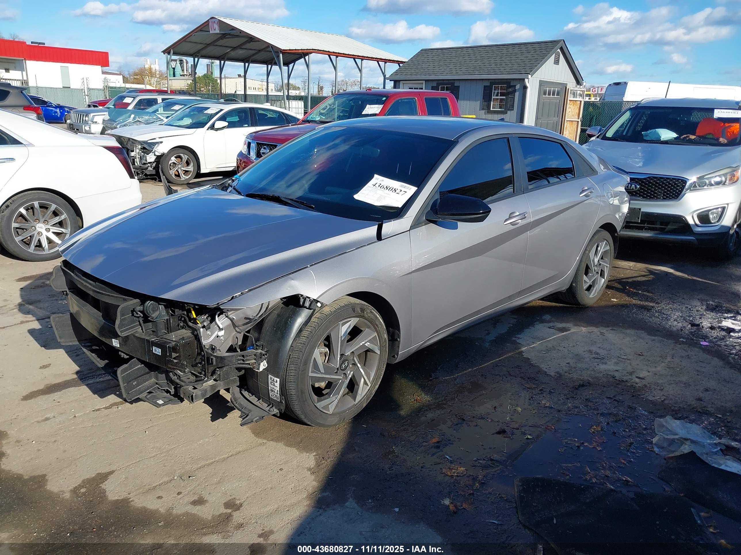 HYUNDAI ELANTRA image 2
