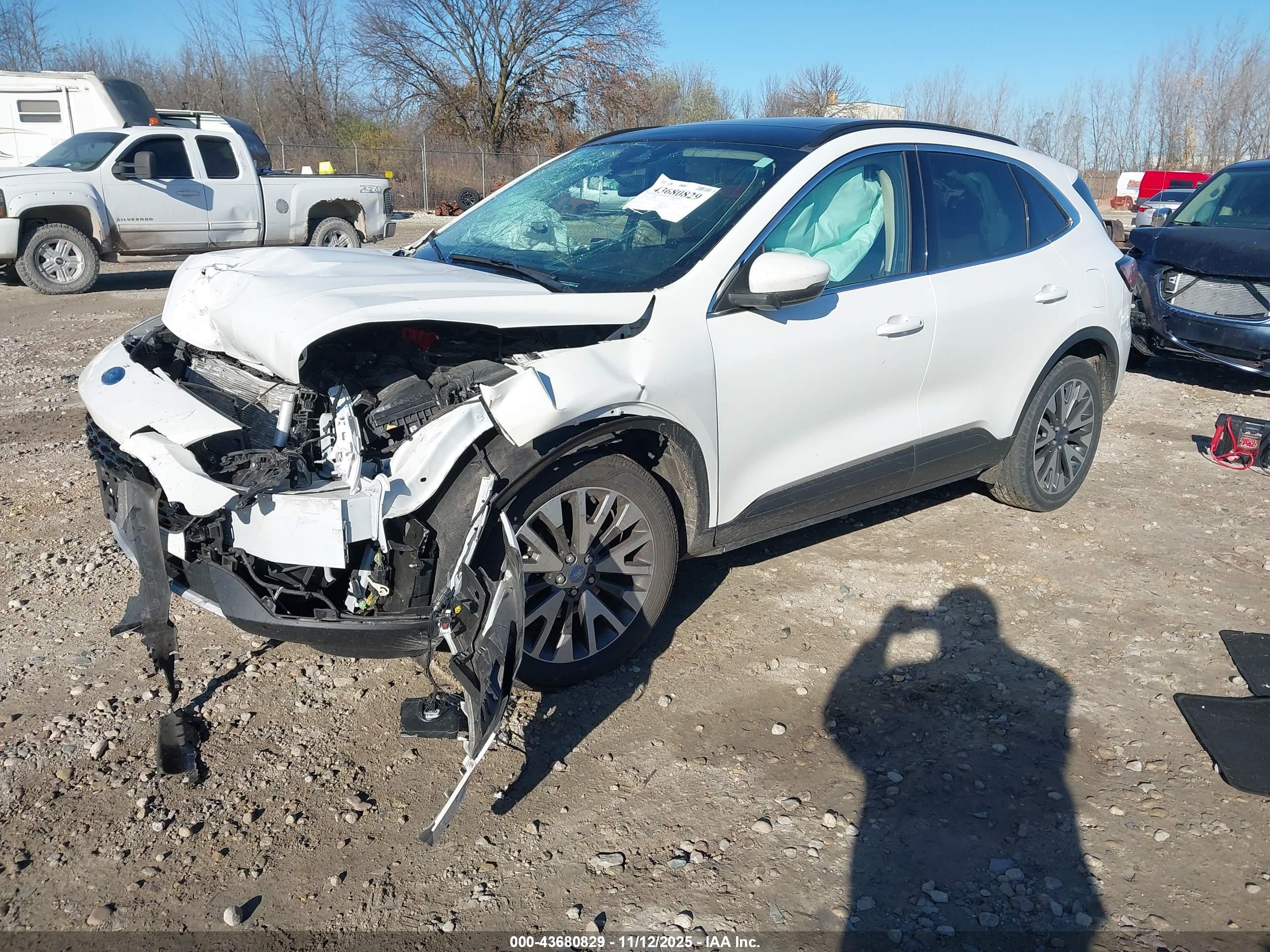 FORD ESCAPE image 2