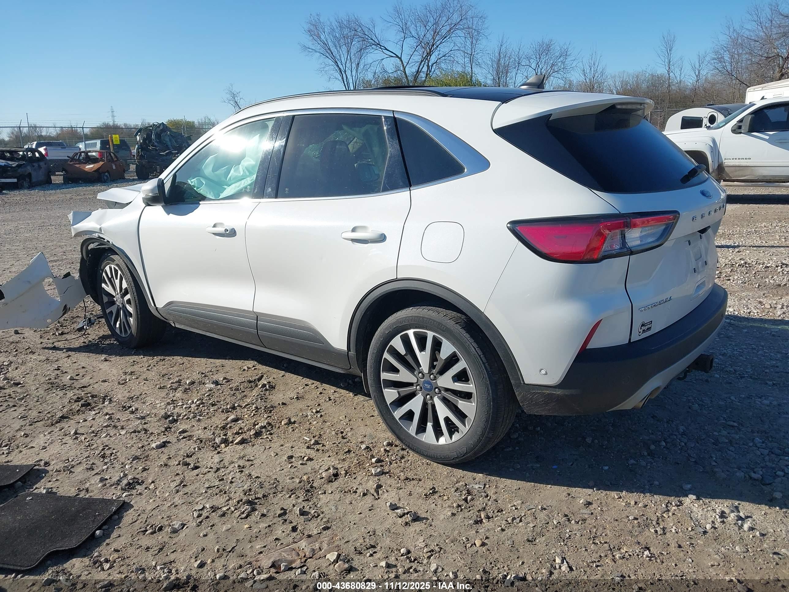 FORD ESCAPE image 3