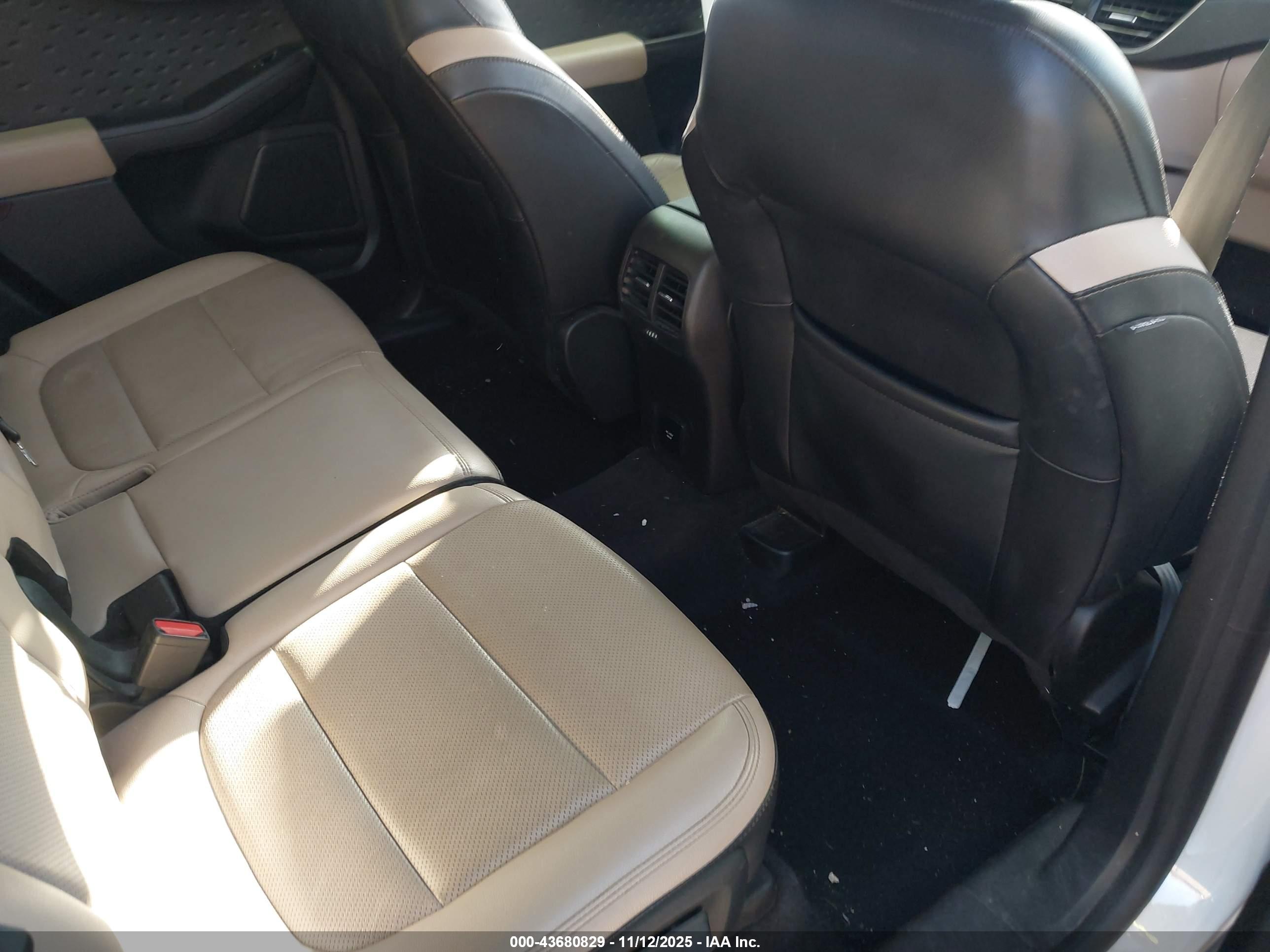 FORD ESCAPE image 8