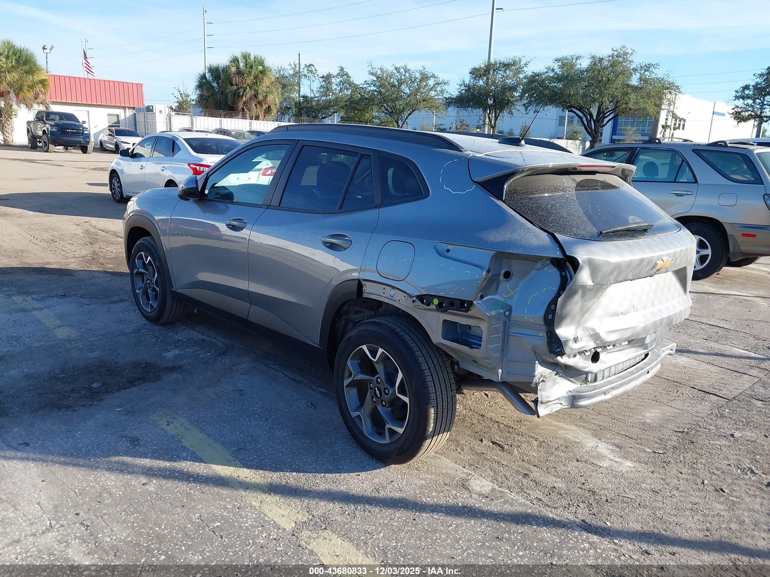 CHEVROLET TRAX image 3