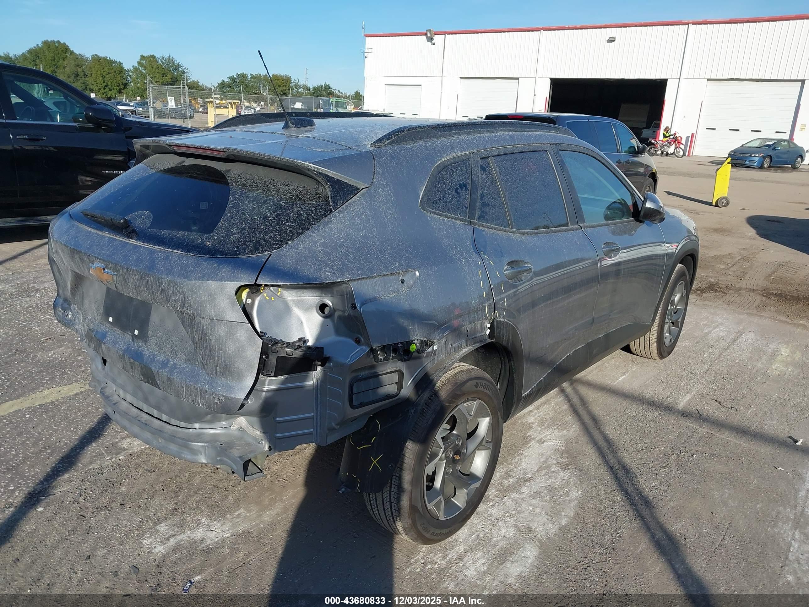CHEVROLET TRAX image 4