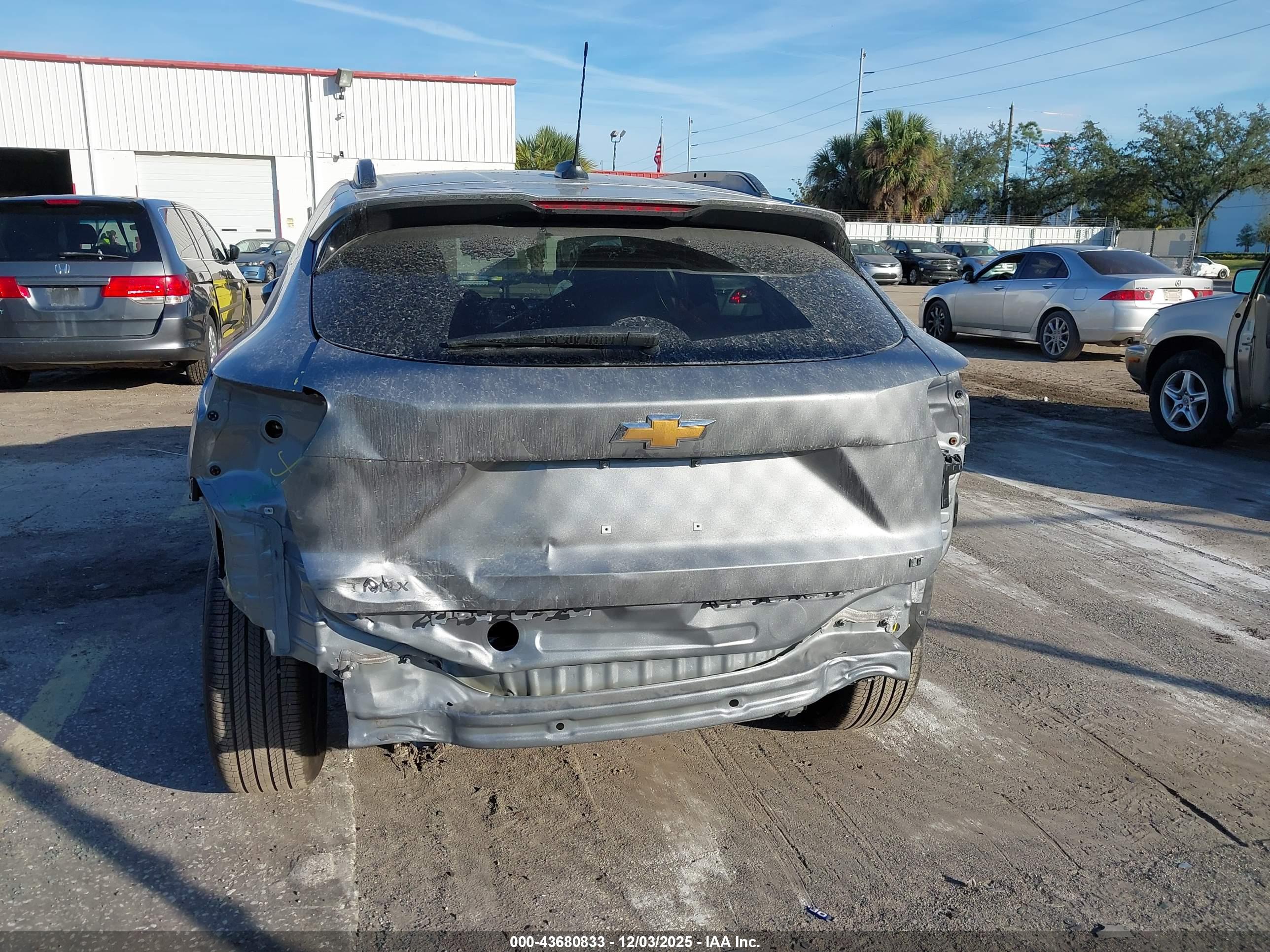 CHEVROLET TRAX image 6