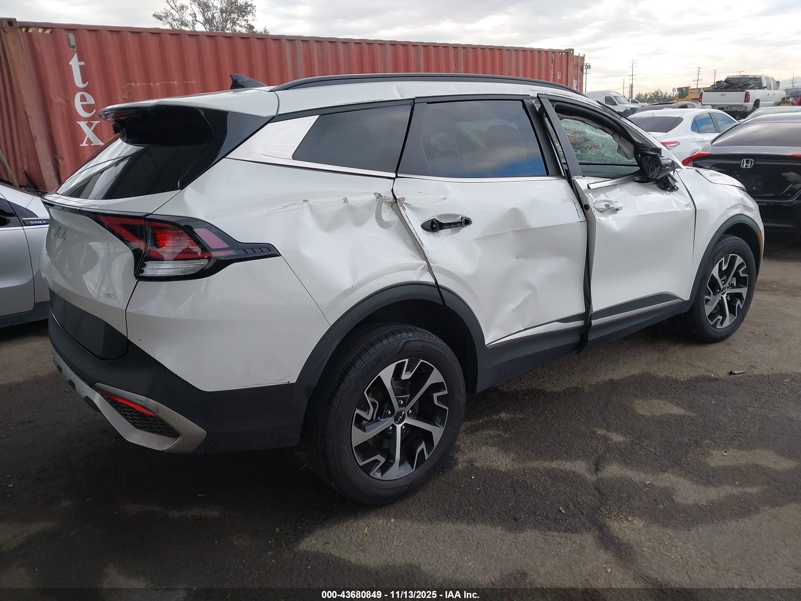 KIA SPORTAGE image 4