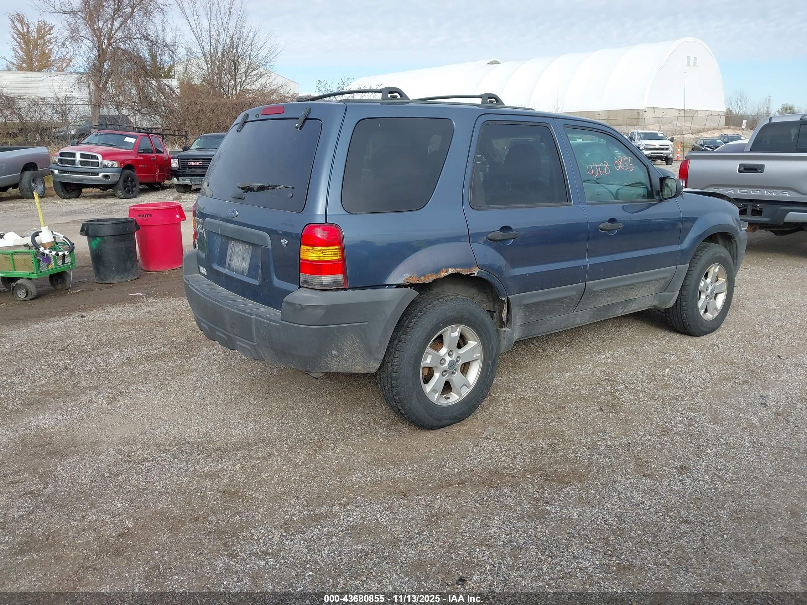 FORD ESCAPE image 4