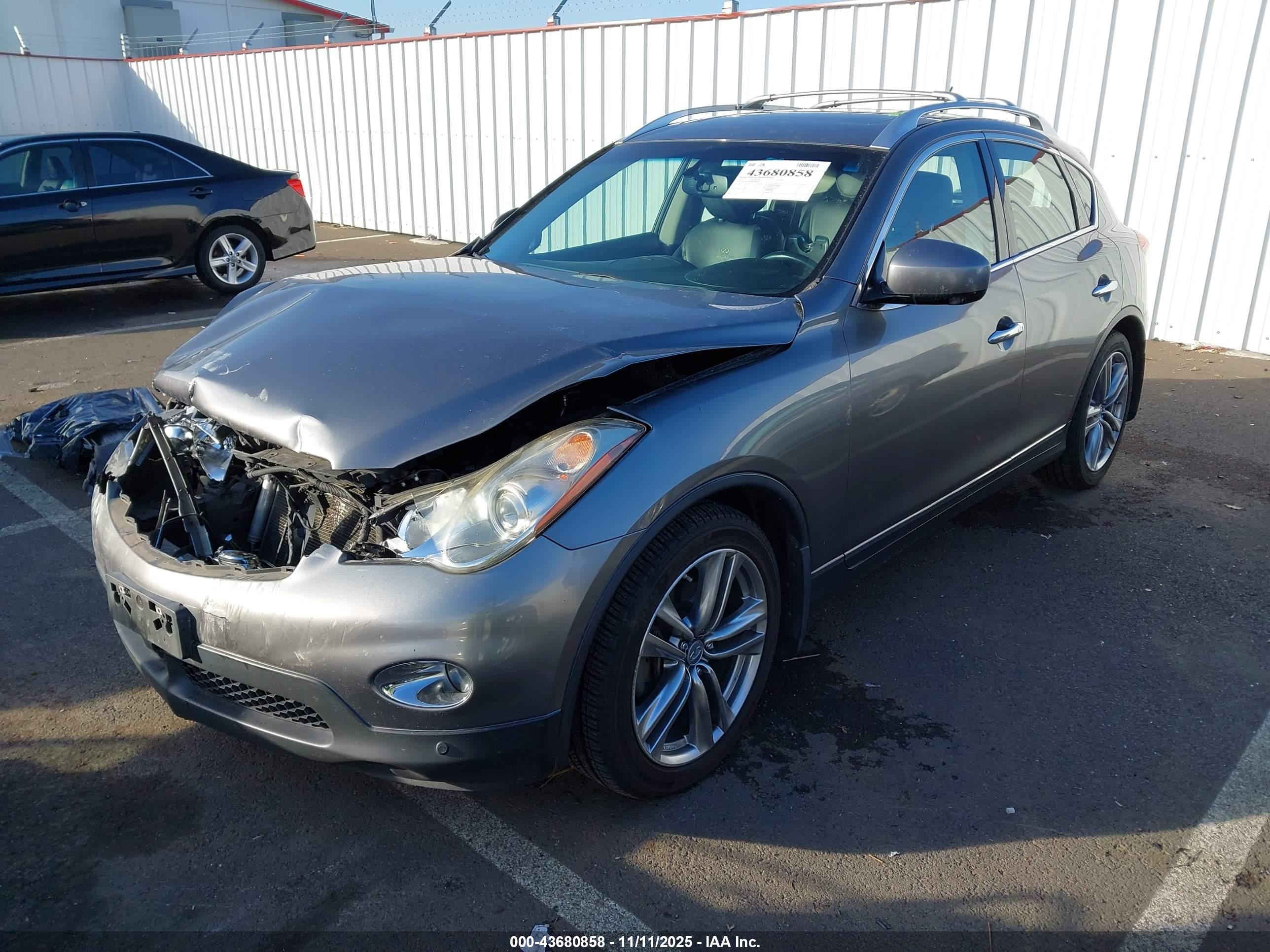 INFINITI EX35 image 2