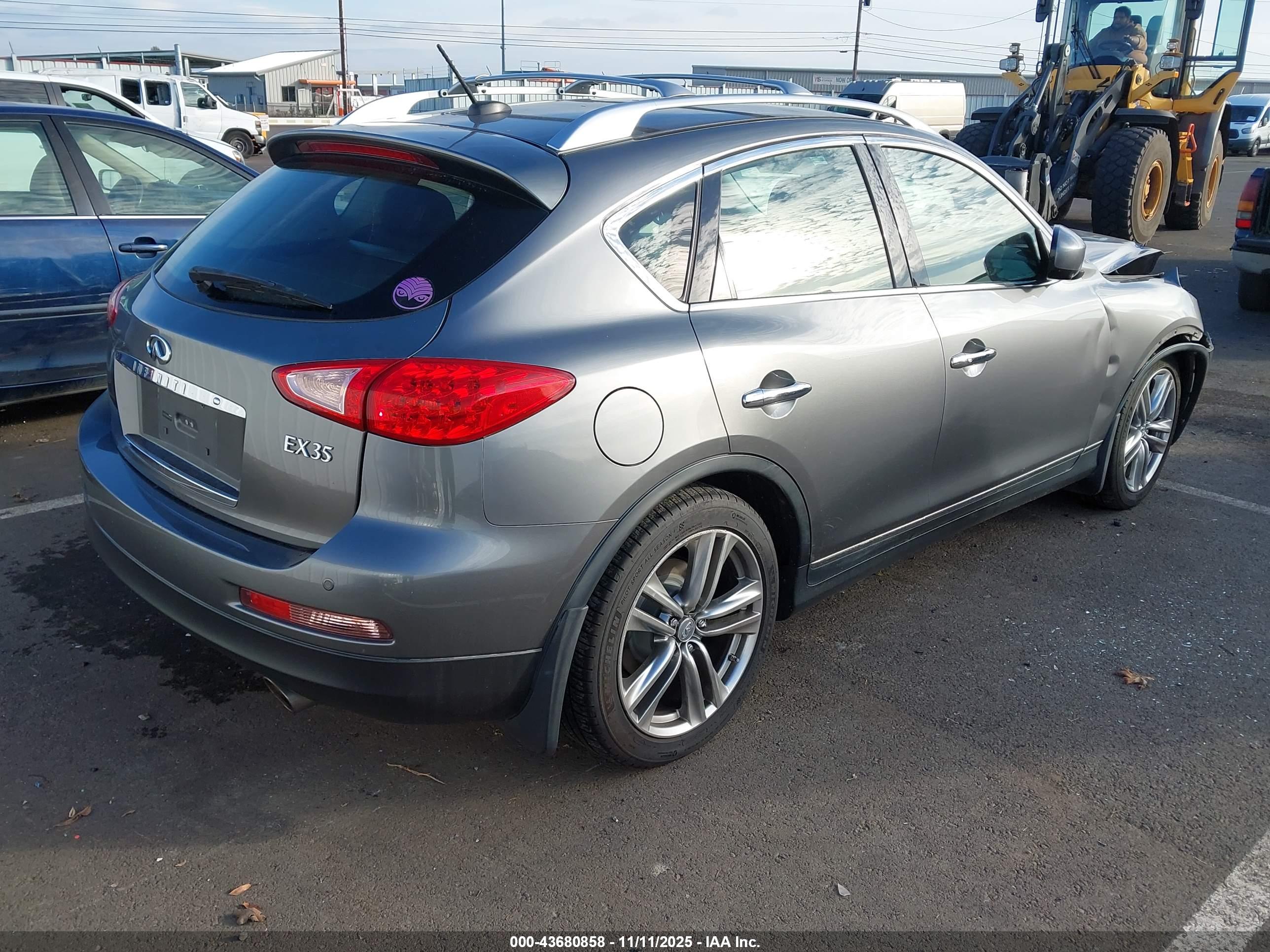 INFINITI EX35 image 4