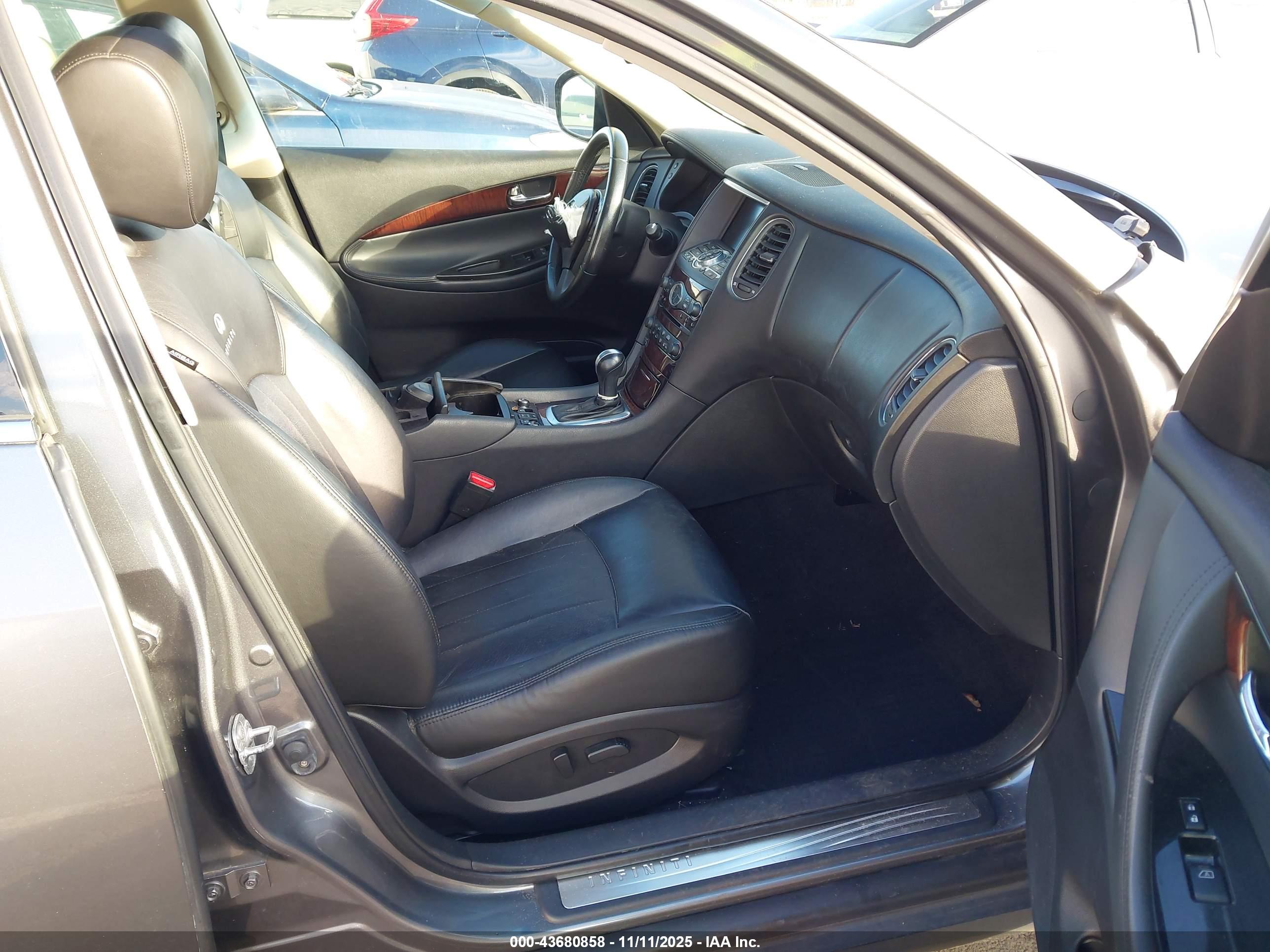 INFINITI EX35 image 5