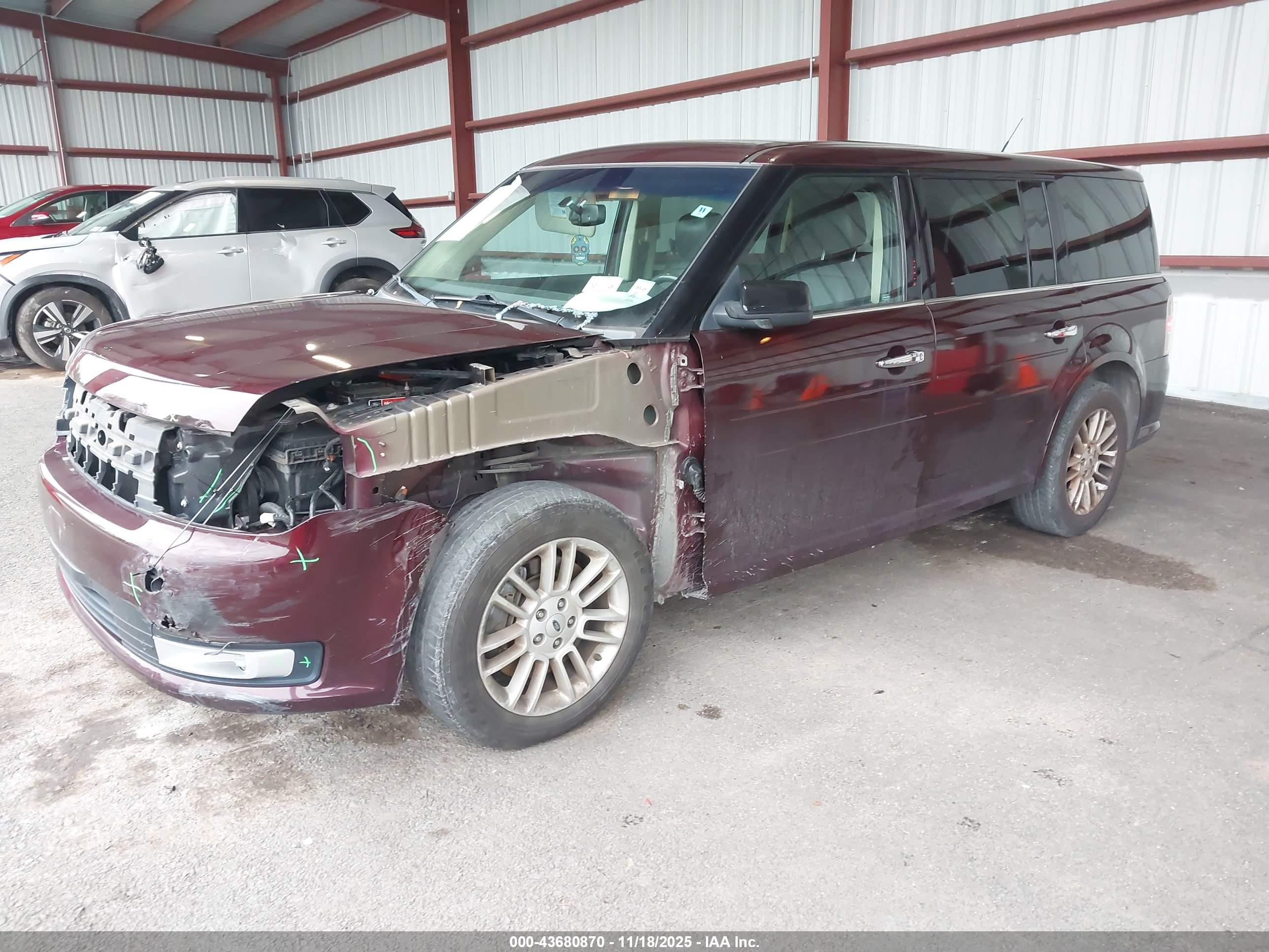 FORD FLEX image 2