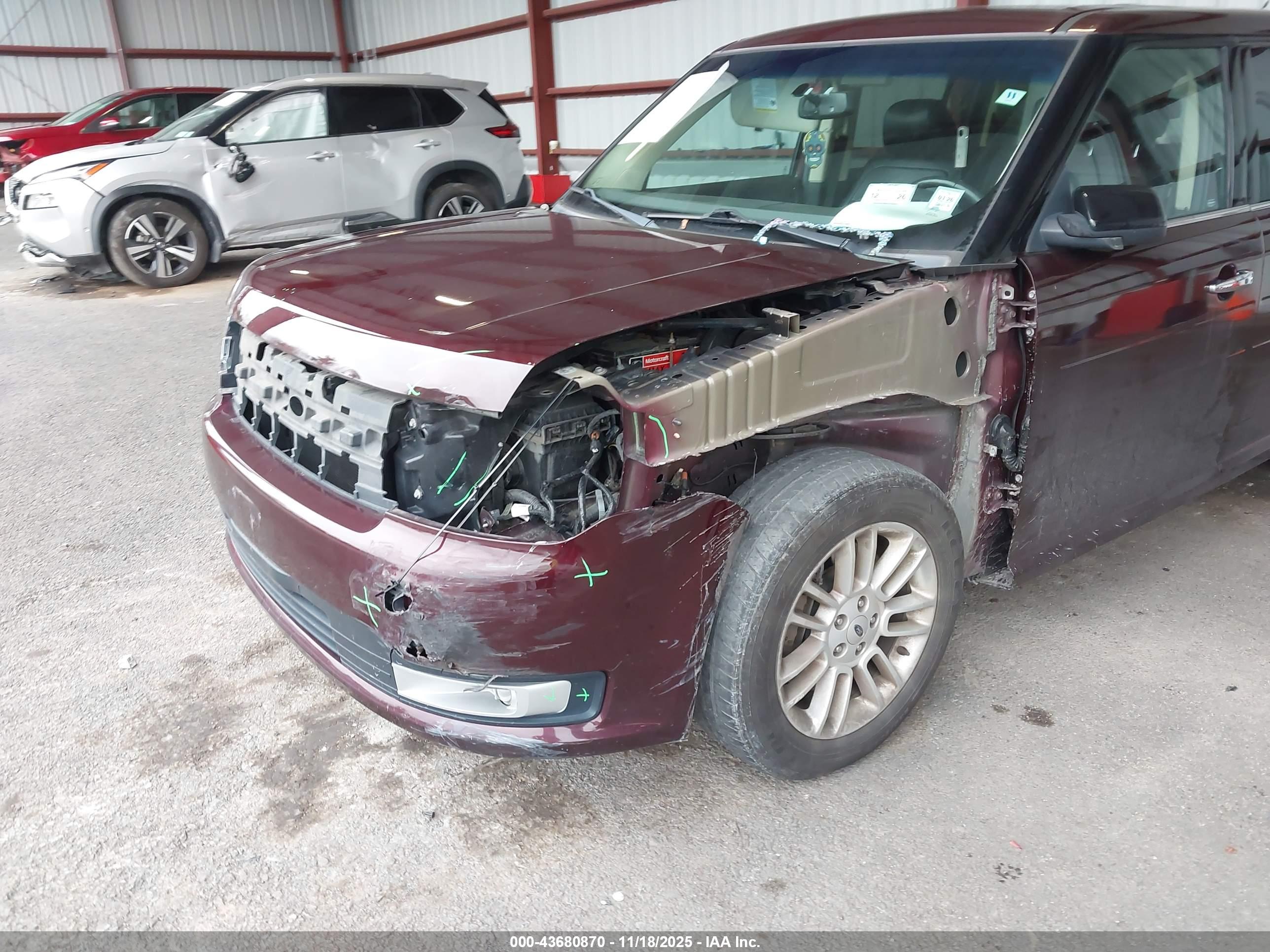 FORD FLEX image 6