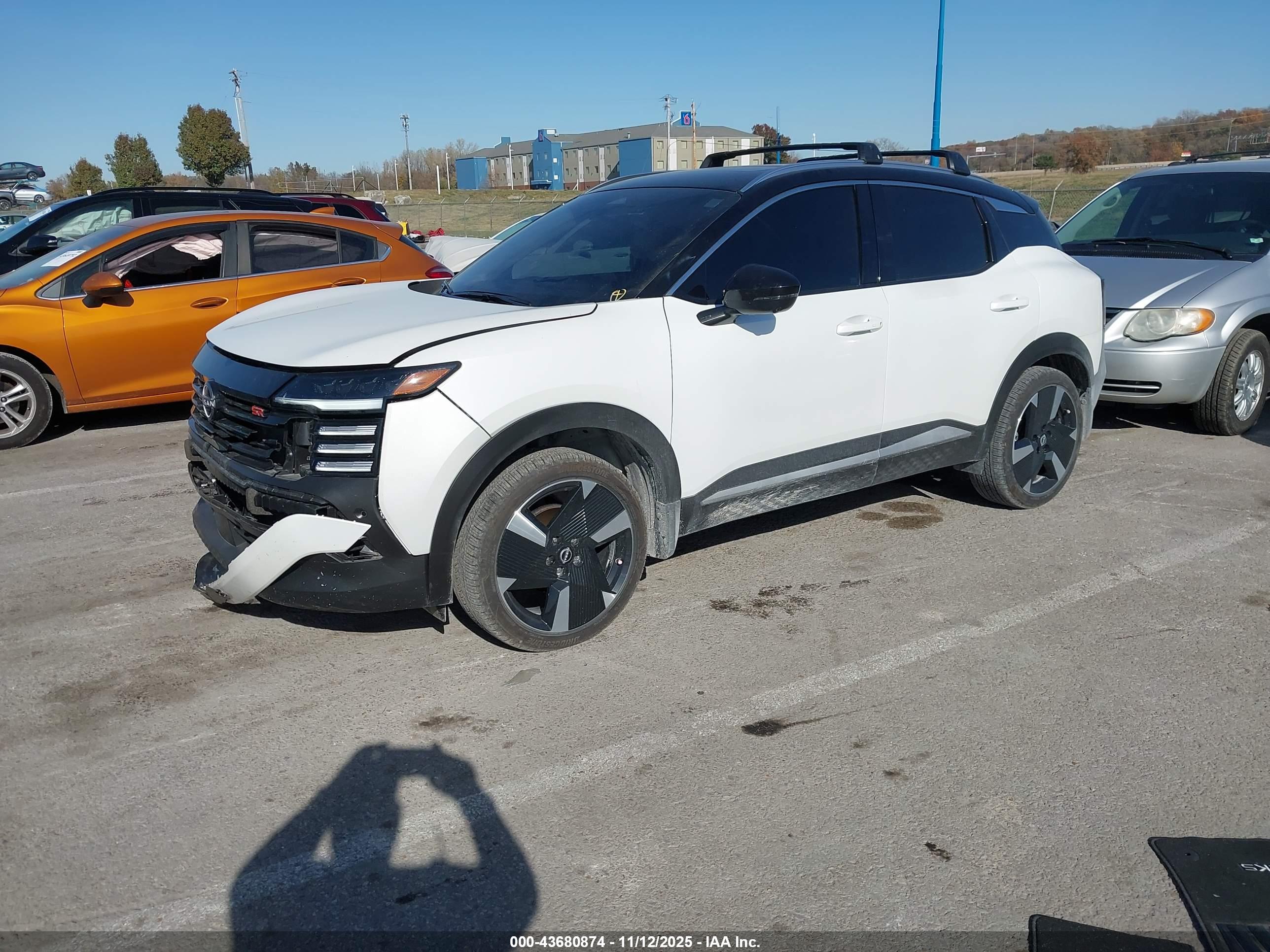 NISSAN KICKS image 2