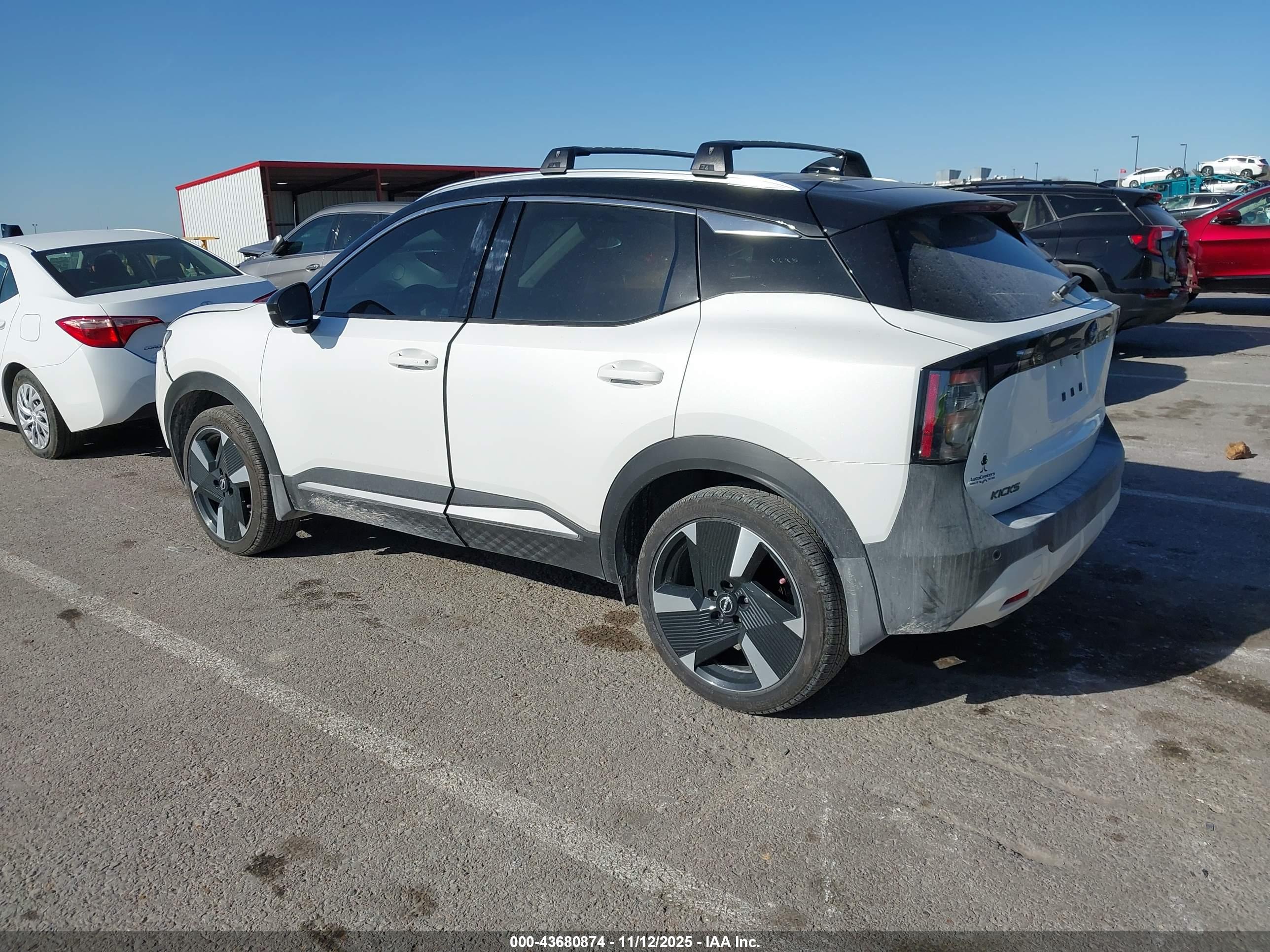 NISSAN KICKS image 3