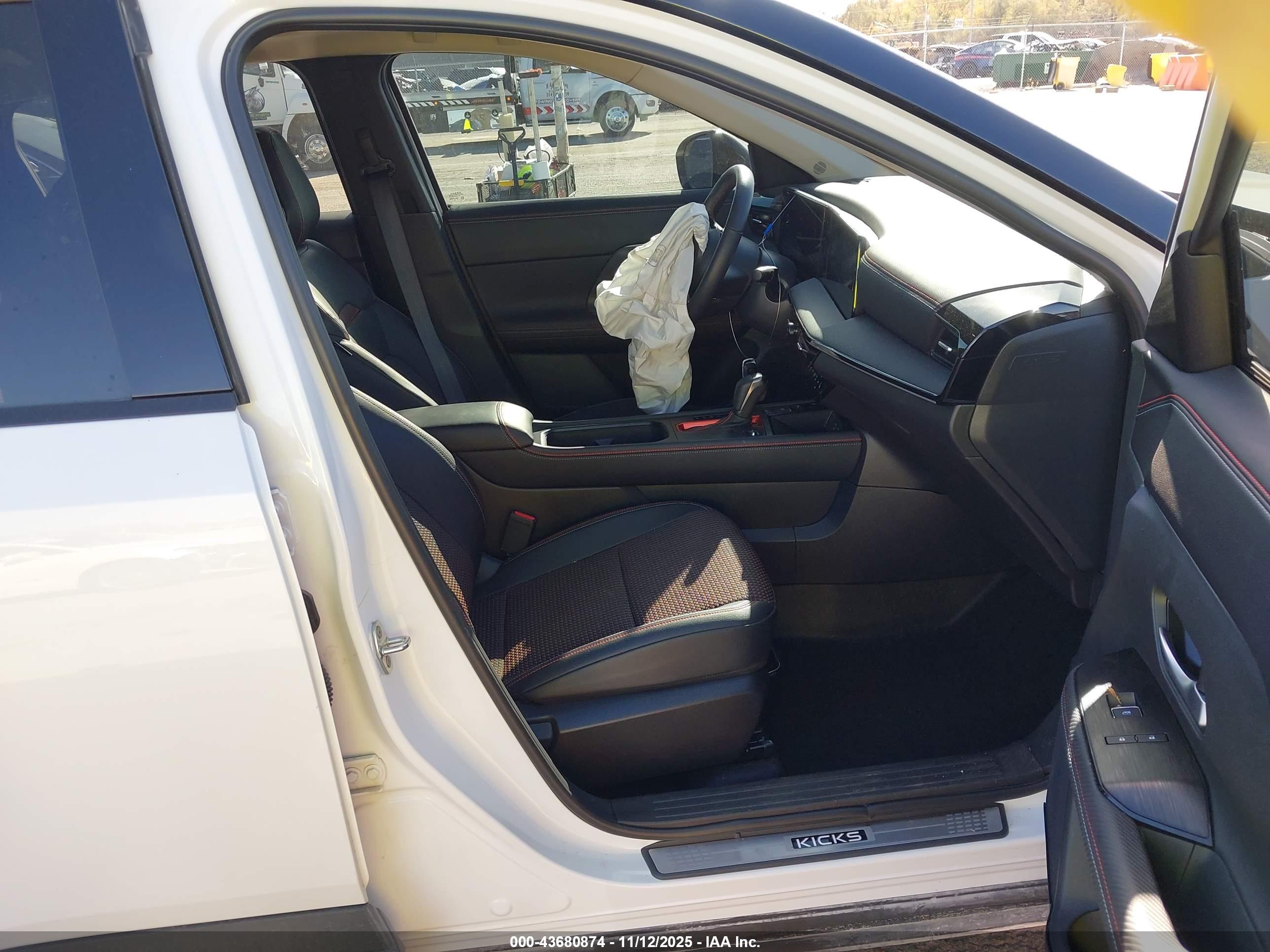 NISSAN KICKS image 5