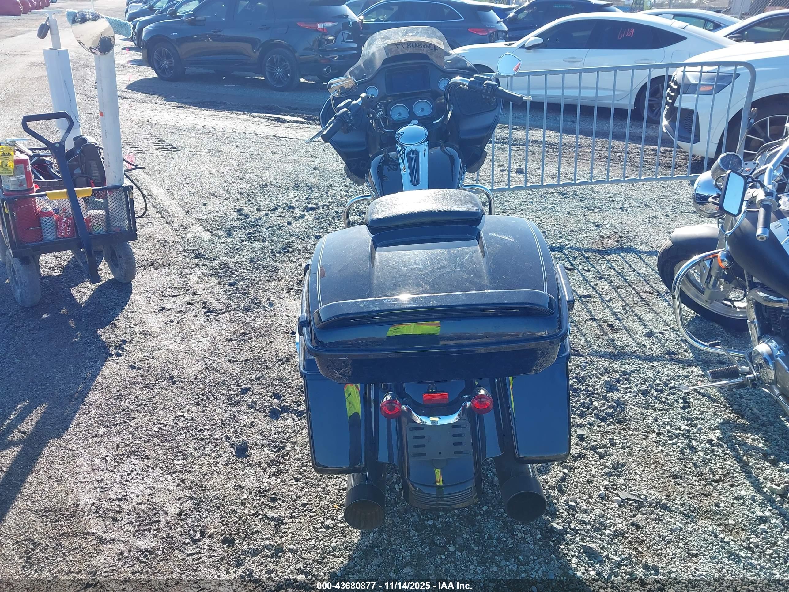 HARLEY-DAVIDSON FLTRX image 6