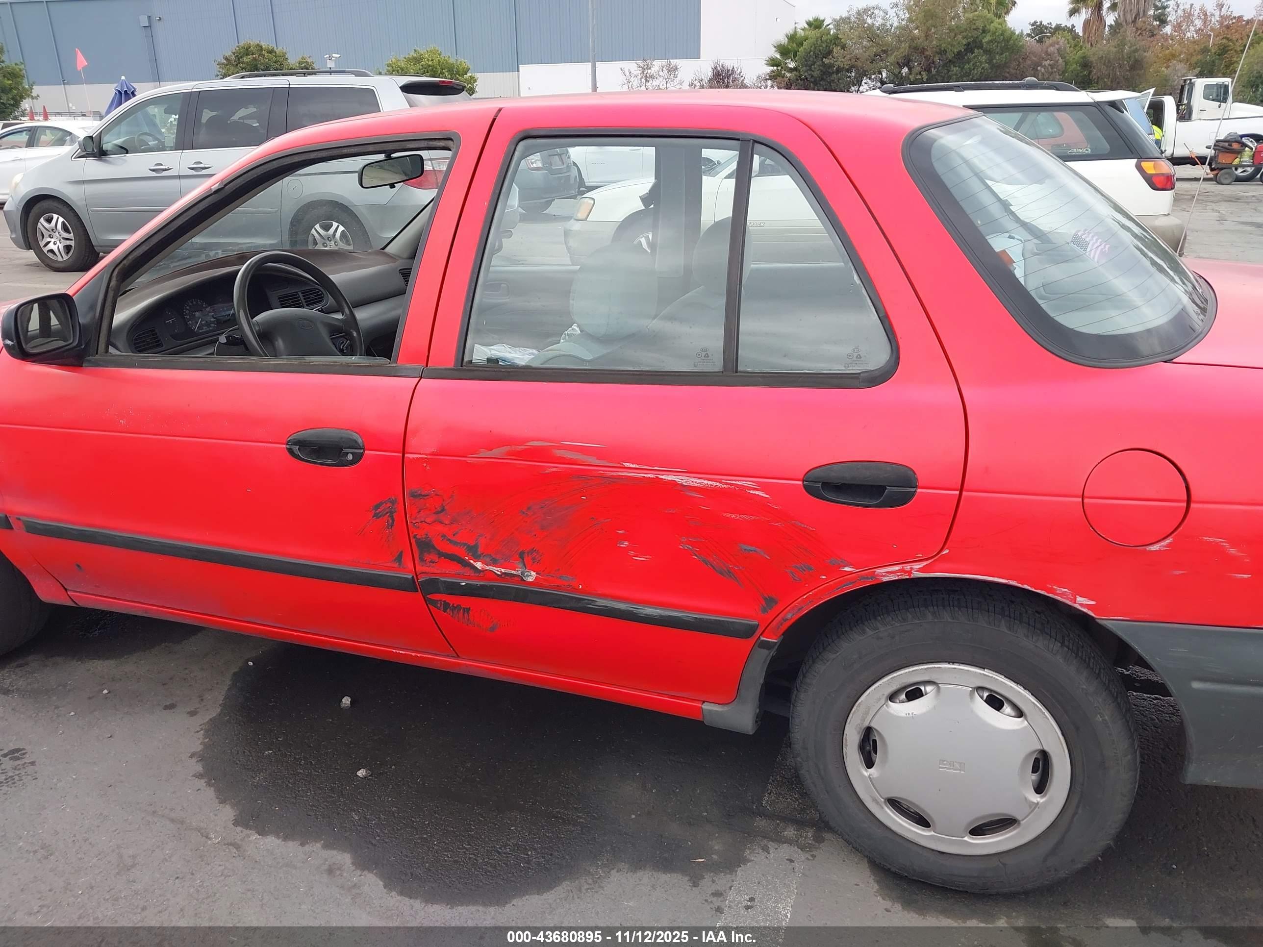 KIA SEPHIA image 6