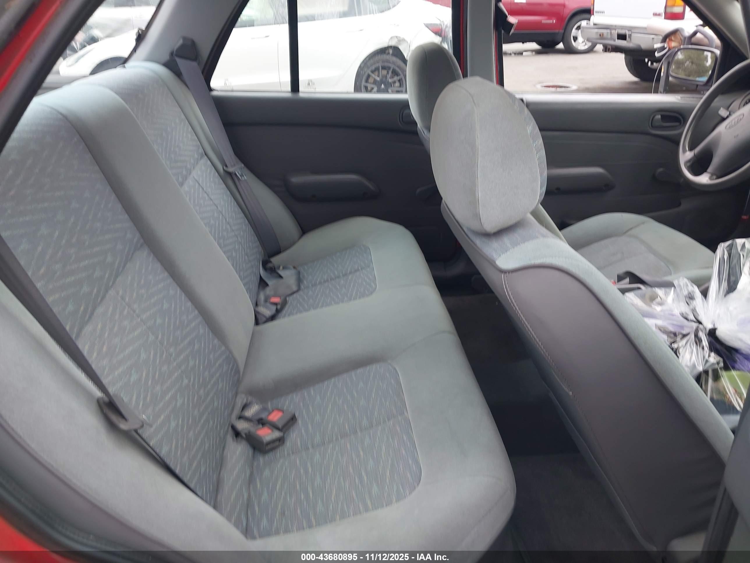 KIA SEPHIA image 8