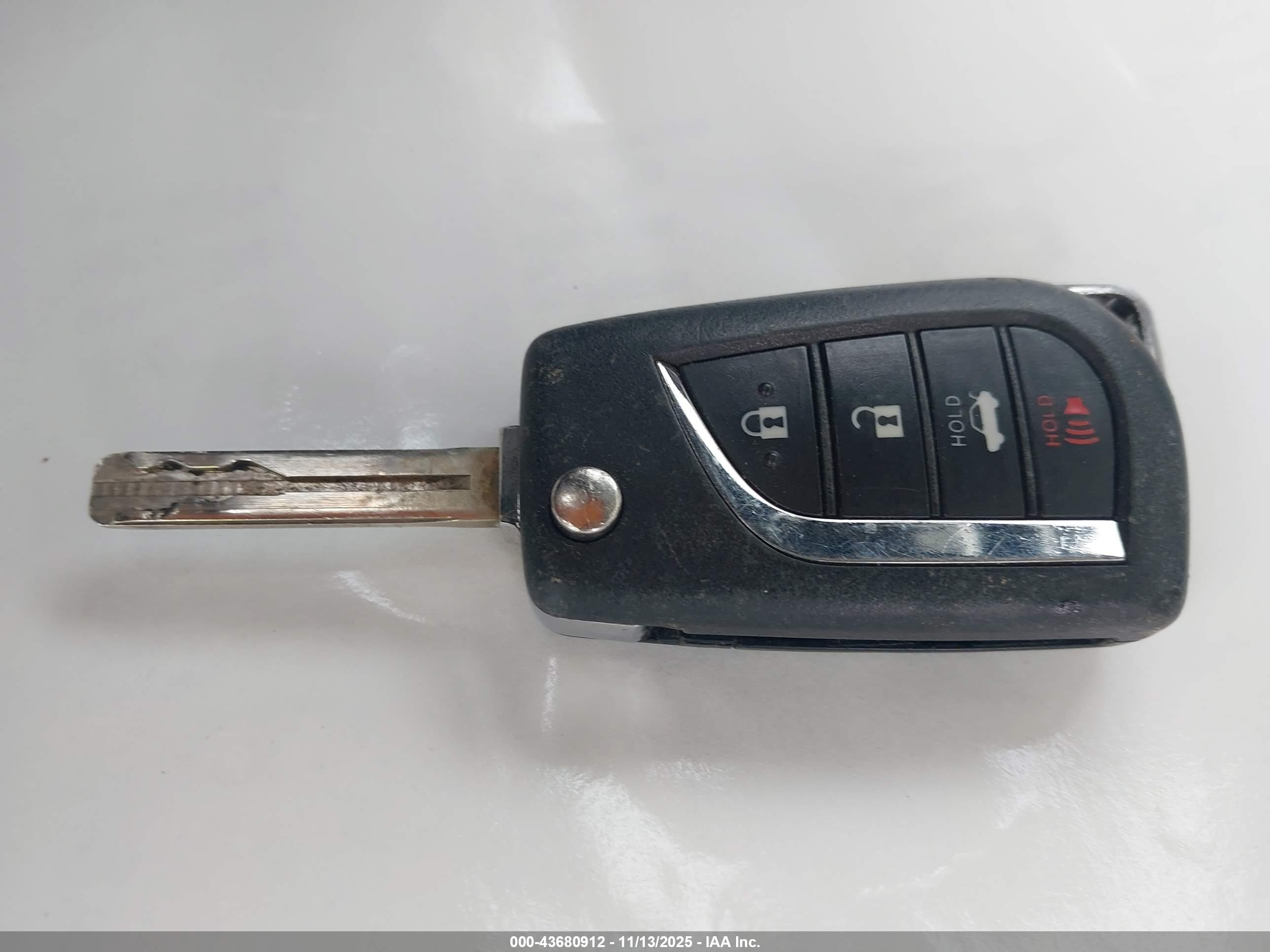 TOYOTA CAMRY image 11