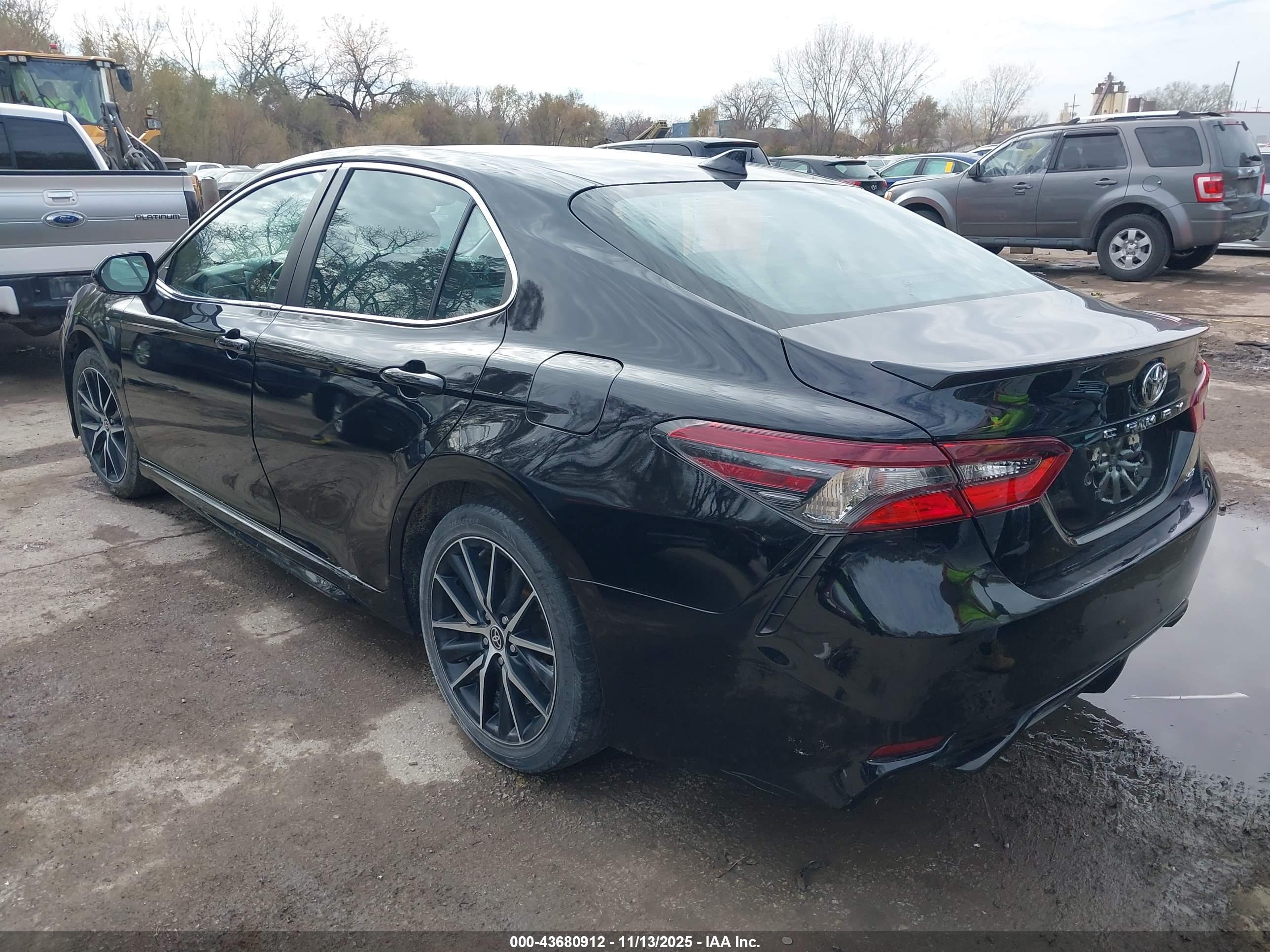 TOYOTA CAMRY image 3